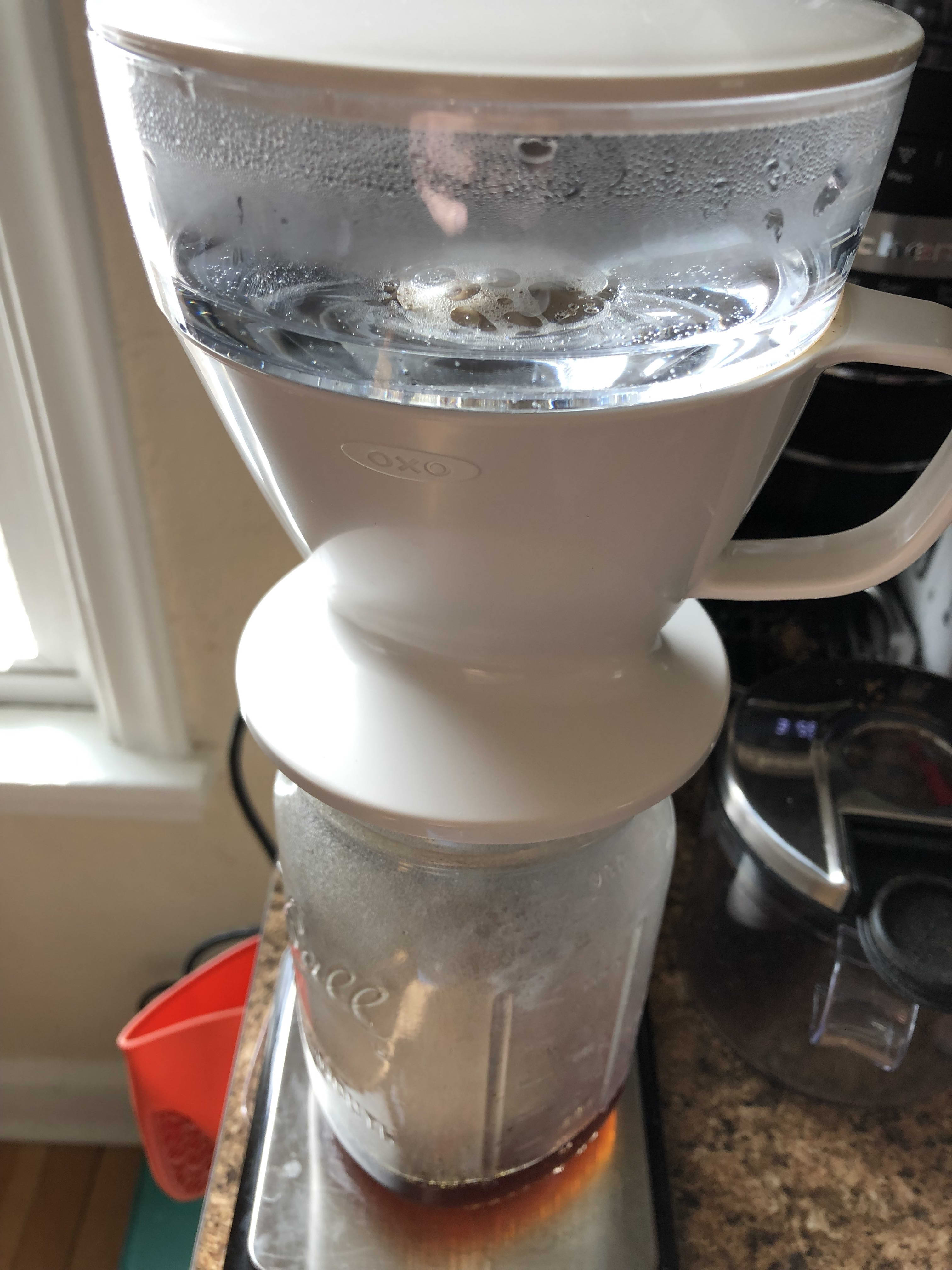 https://cdn.apartmenttherapy.info/image/upload/v1657909892/k/Photo/Lifestyle/07-2022-BestListPourOver/Oxo_Pour_Over_-_Shot_of_the_water_tank.jpg