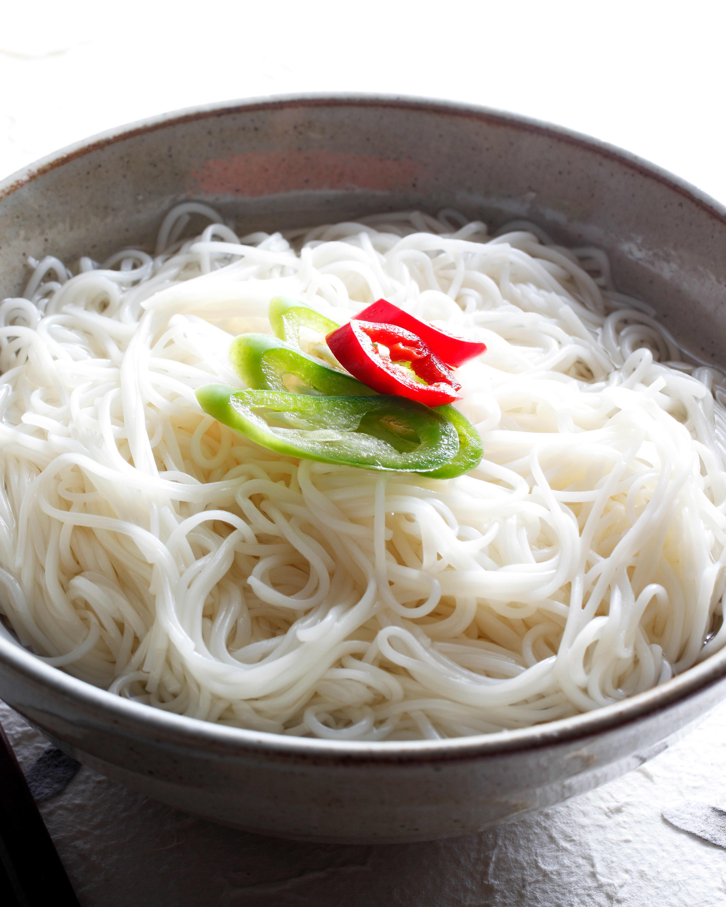 This Mason Jar Chicken Ramen Recipe Is a Serious Upgrade From Dorm-Room  Noodles - Brit + Co