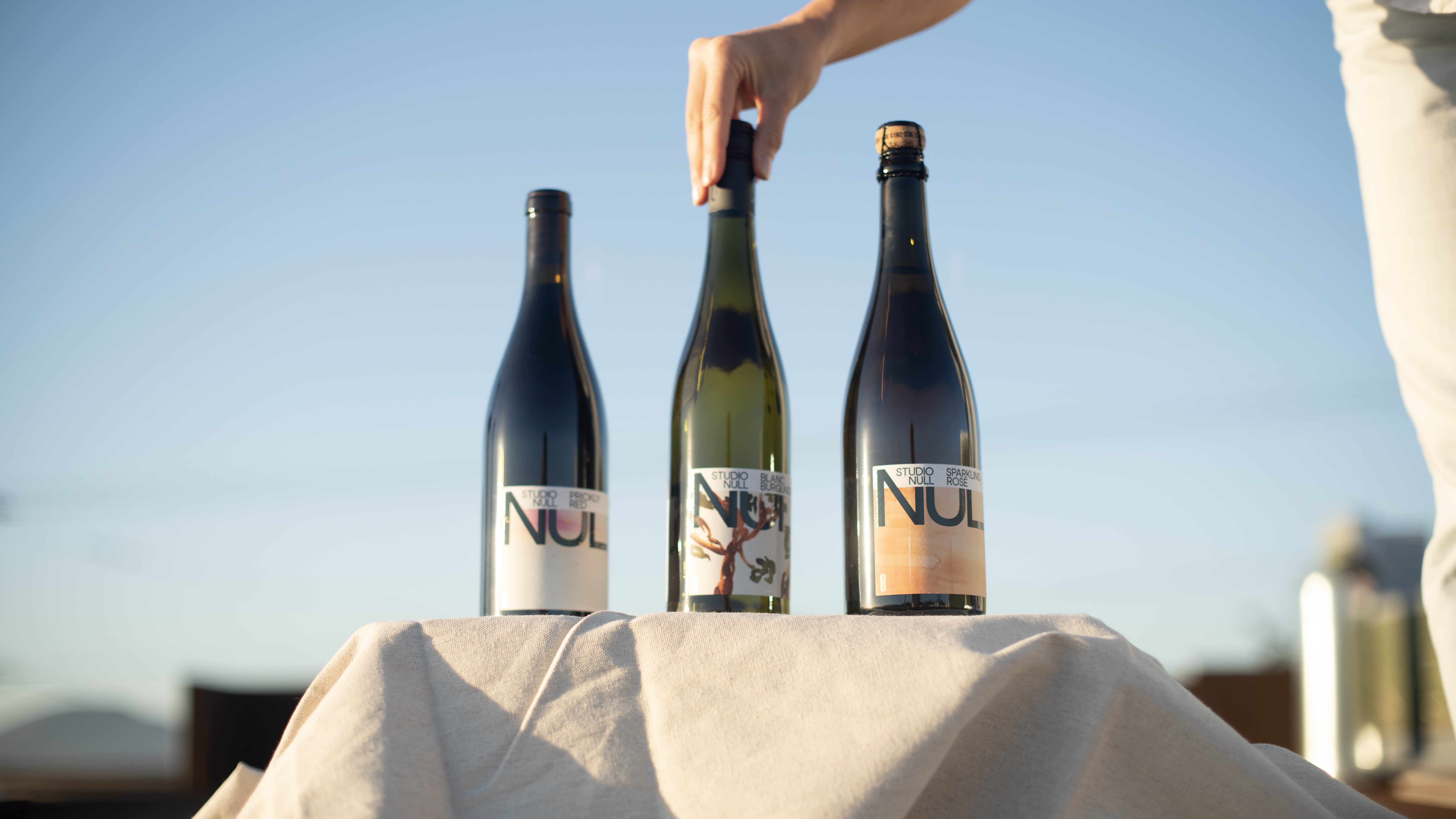 Studio Null Review: This Non-Alcoholic Wine Is My Go-To for Weeknight  Sipping | Kitchn