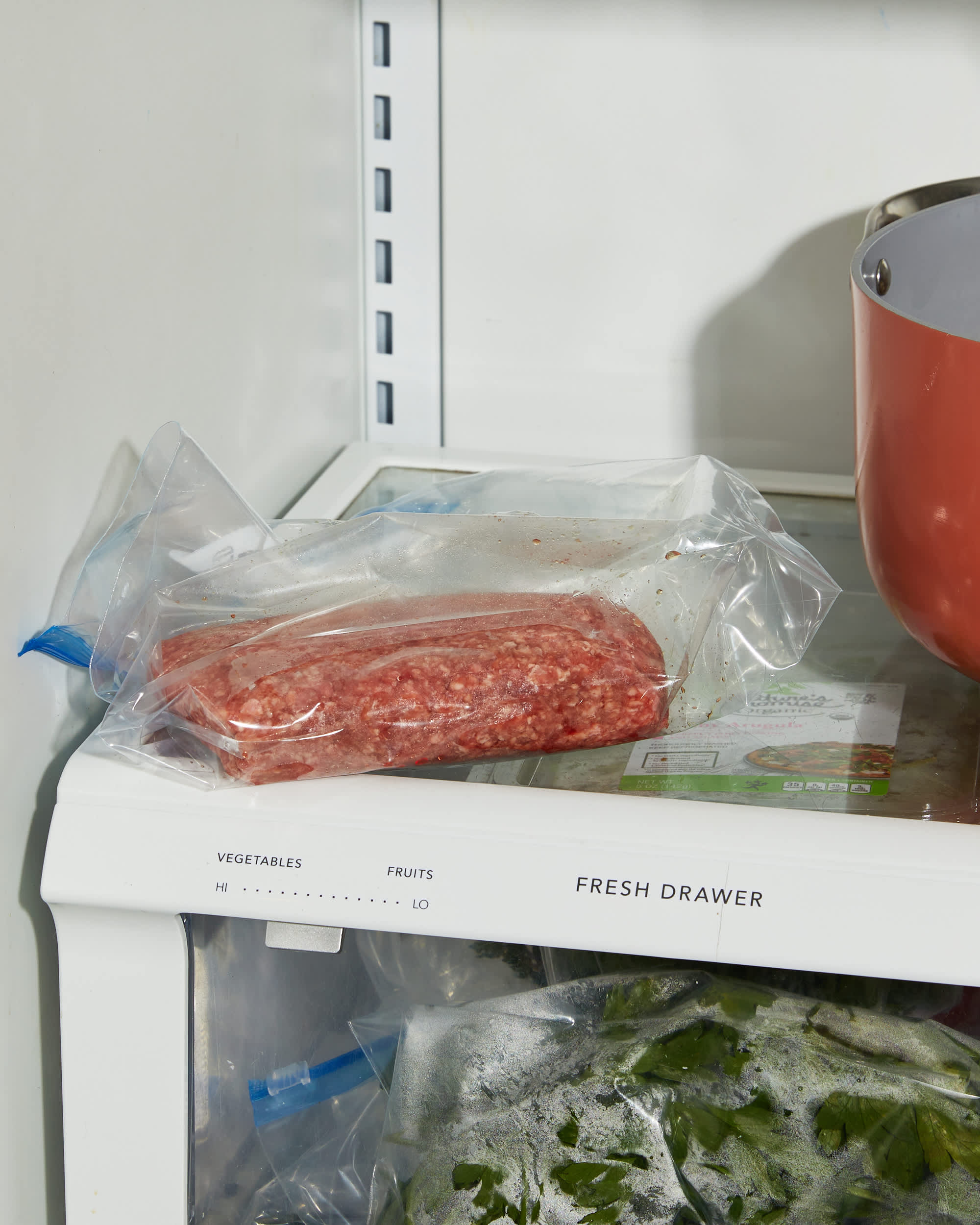 https://cdn.apartmenttherapy.info/image/upload/v1666963512/k/Photo/Recipes/2022-12-how-to-defrost-ground-beef/best_way_to_defrost_ground_beef_method_041.jpg