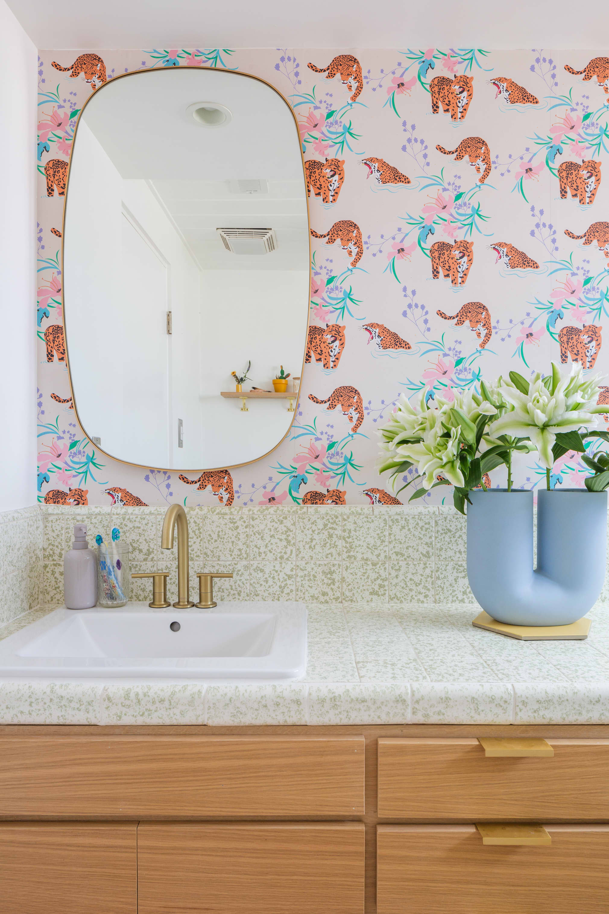 Trendy Bathroom Essentials – Hallstrom Home
