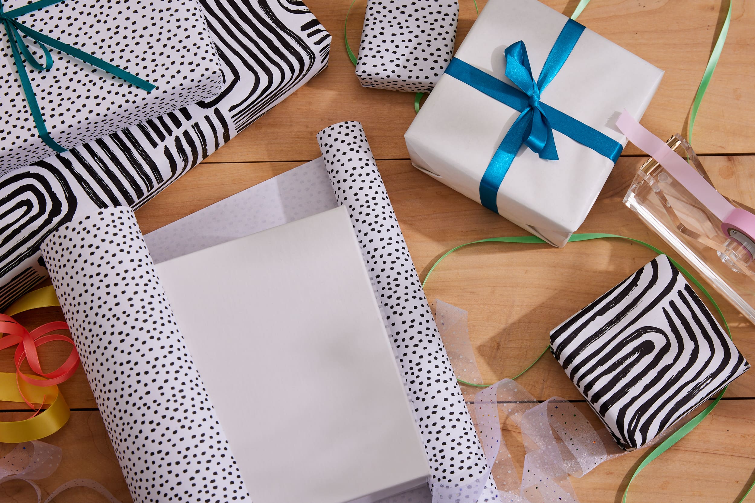 How to Wrap a Gift for the Holidays - MY 100 YEAR OLD HOME