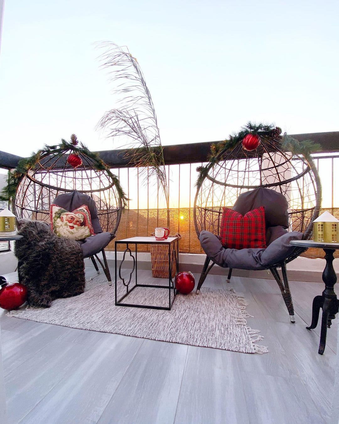 christmas decoration ideas for balcony