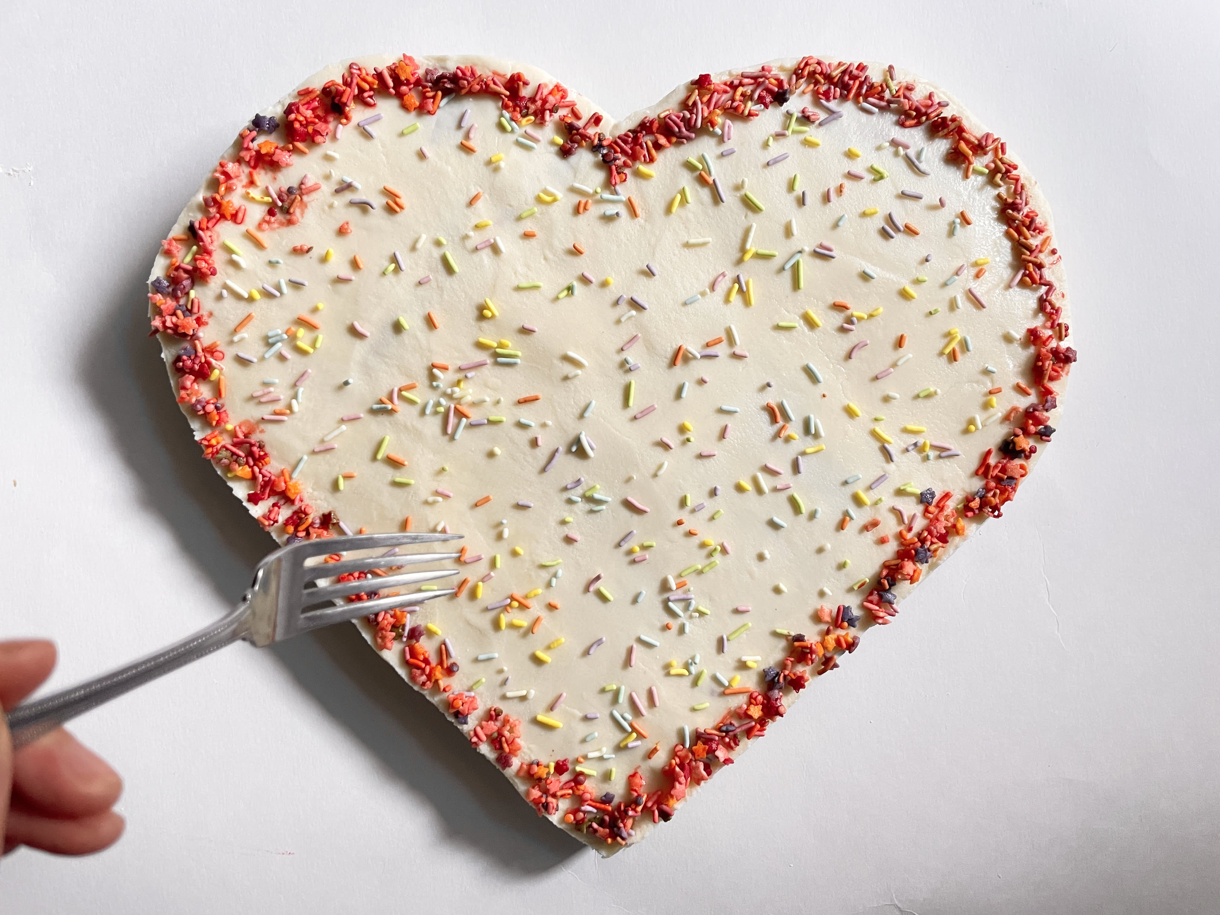 Taylor Swift Just Surprised Selena Gomez With a Homemade Birthday Treat