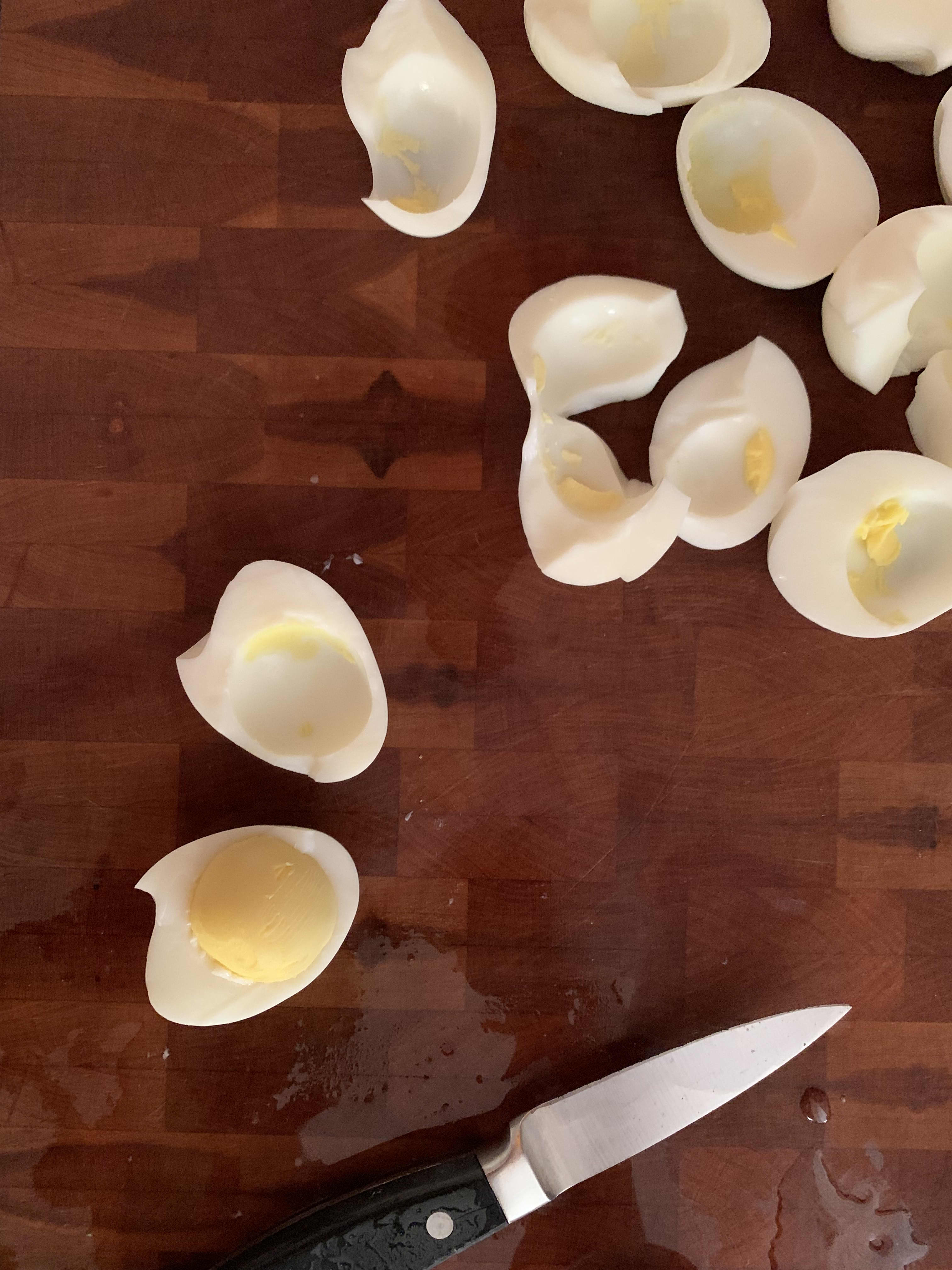Woman's Hard-Boiled-Egg Slicing Technique for Deviled Eggs Goes Viral