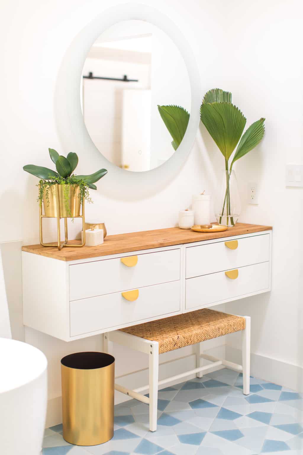 25 Stylish And Smart IKEA Hacks For Your Entryway - DigsDigs