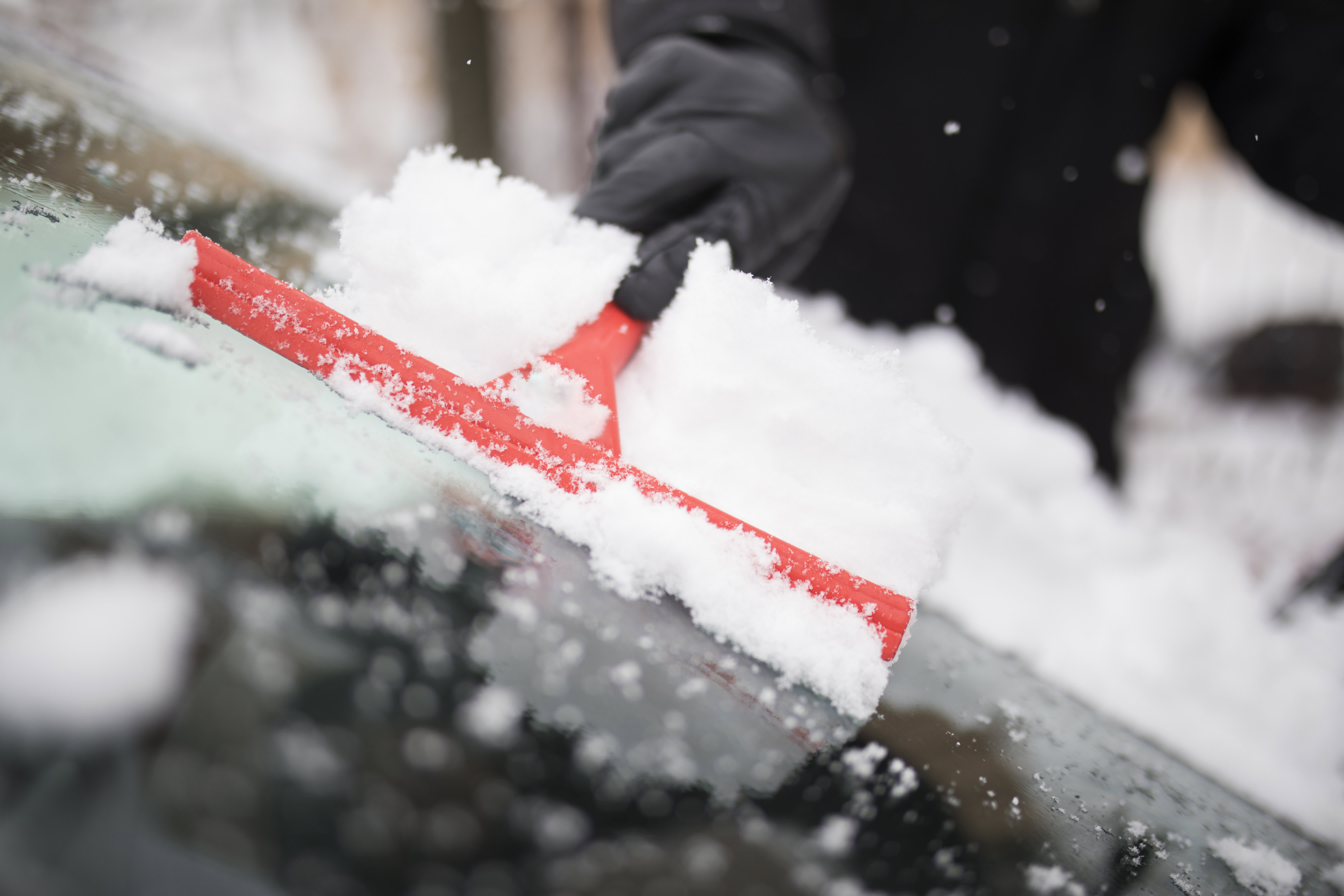 How to Get Ice Off Your Windshield