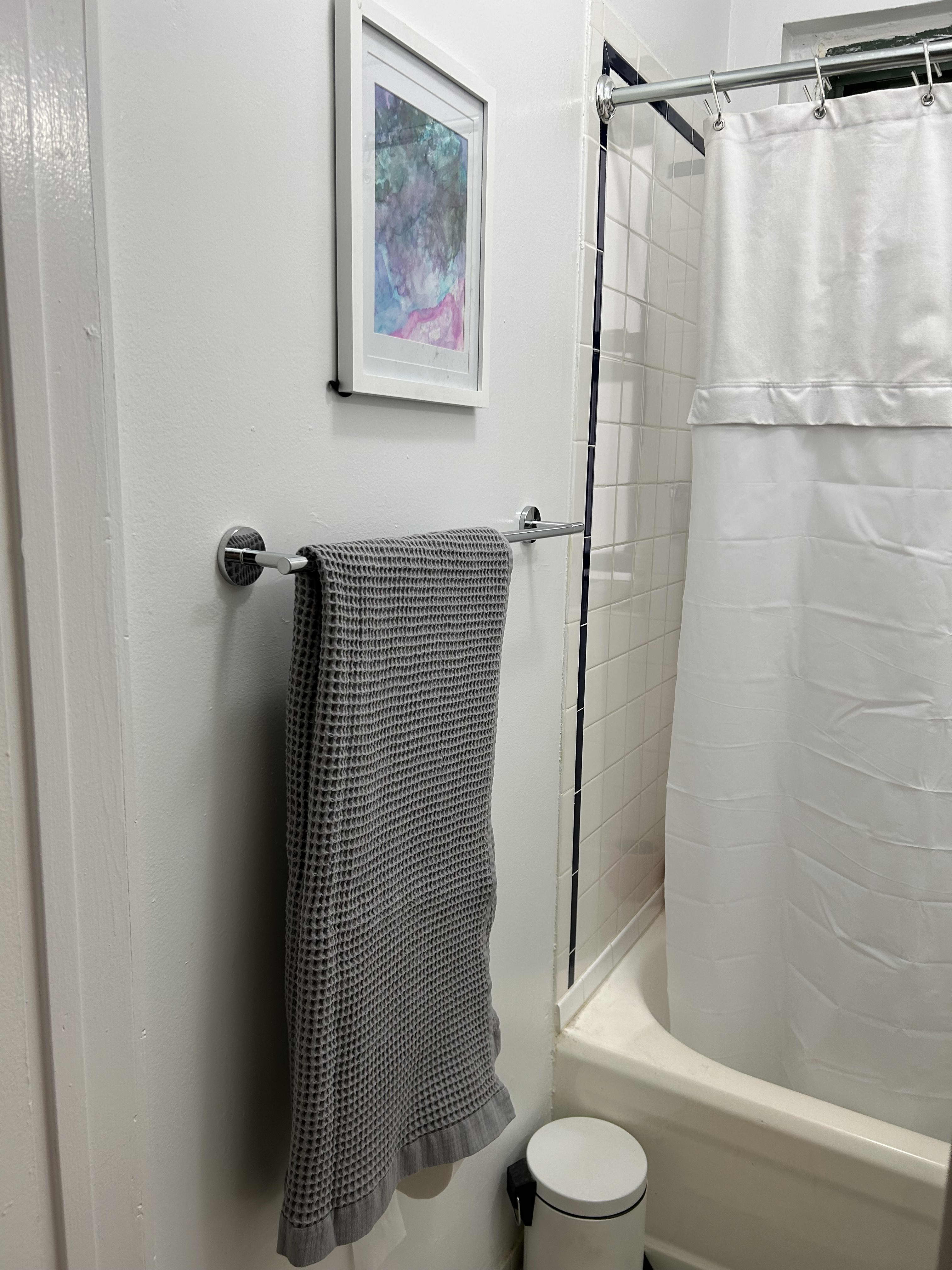 https://cdn.apartmenttherapy.info/image/upload/v1674838724/at/quince-bath-waffle-towel-review.jpg