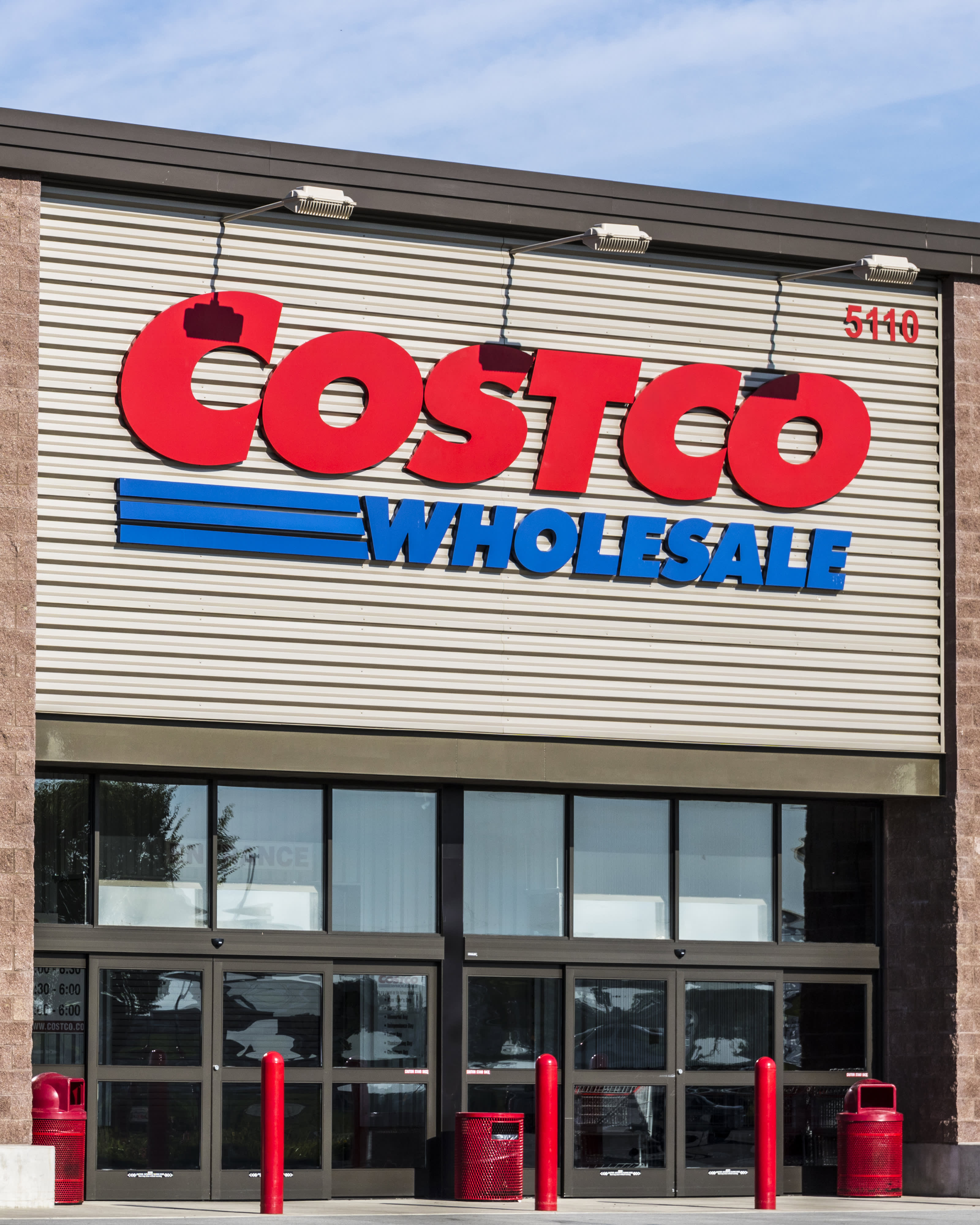 Costco Is Selling a Ceramic Pan That's Like a Caraway Alternative – SheKnows