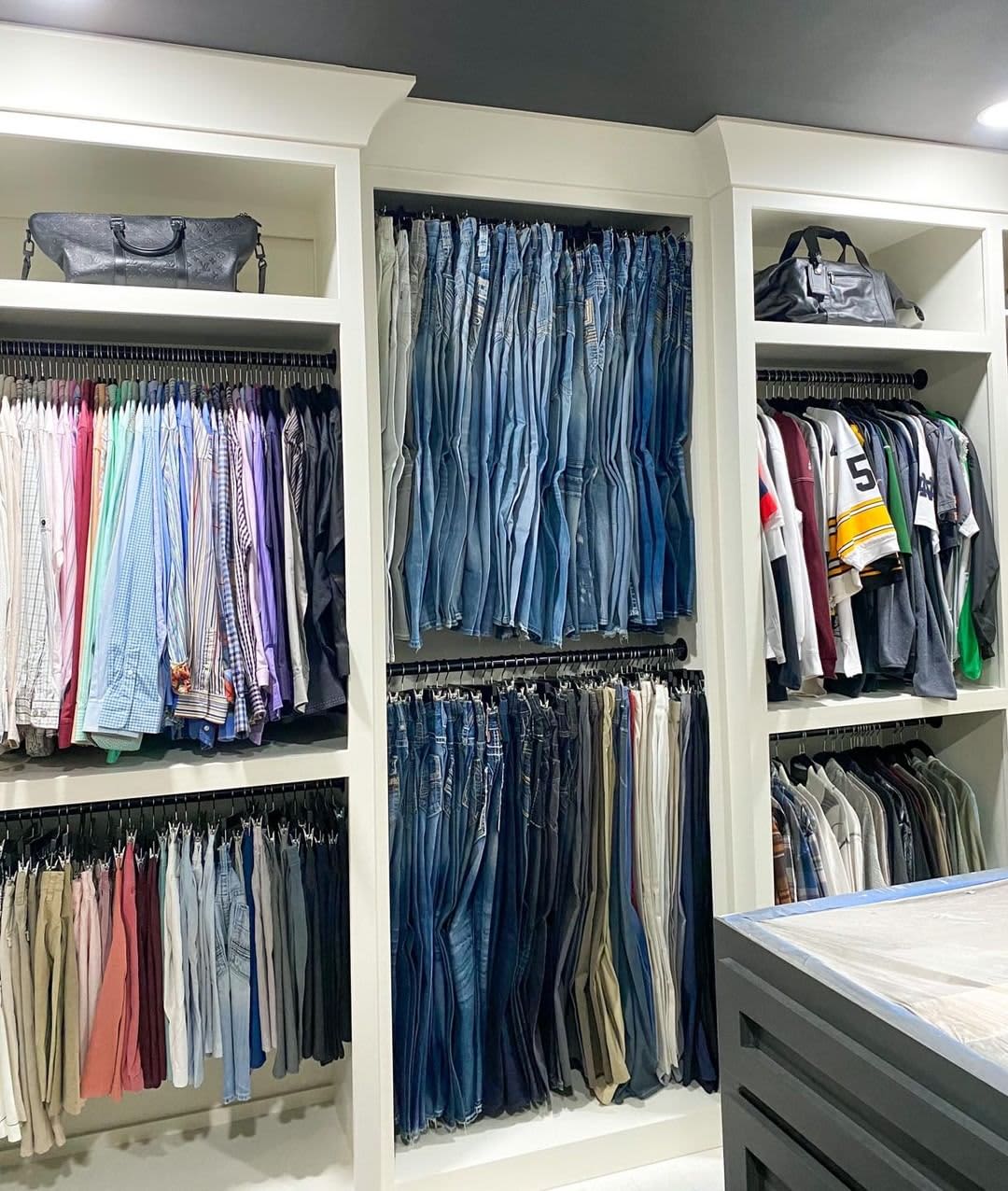 23 Tips to Organize a Small Closet With Lots of Clothes