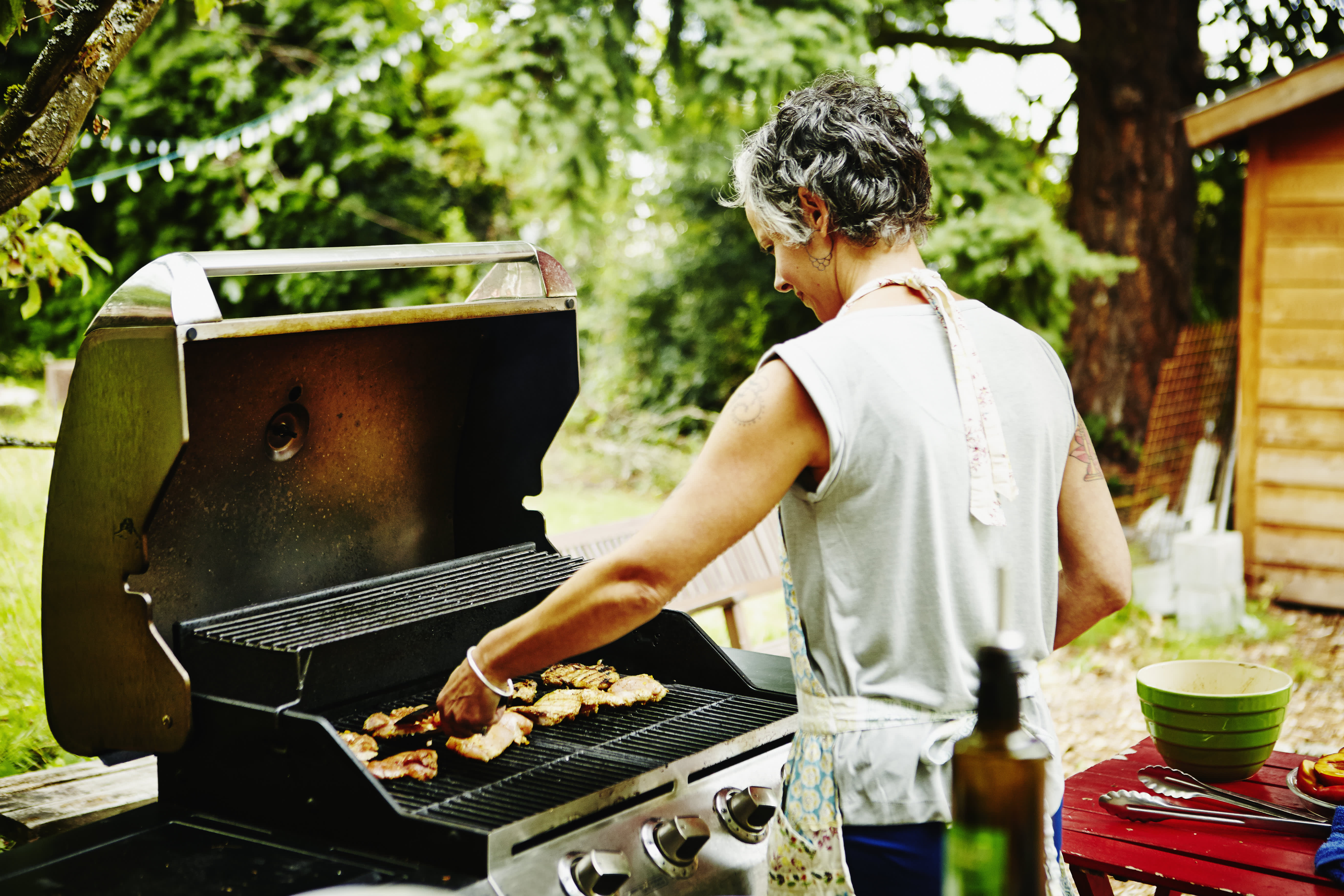 This Cuisinart Brush Cleans Grimy Grills in 'Mere Seconds'—and