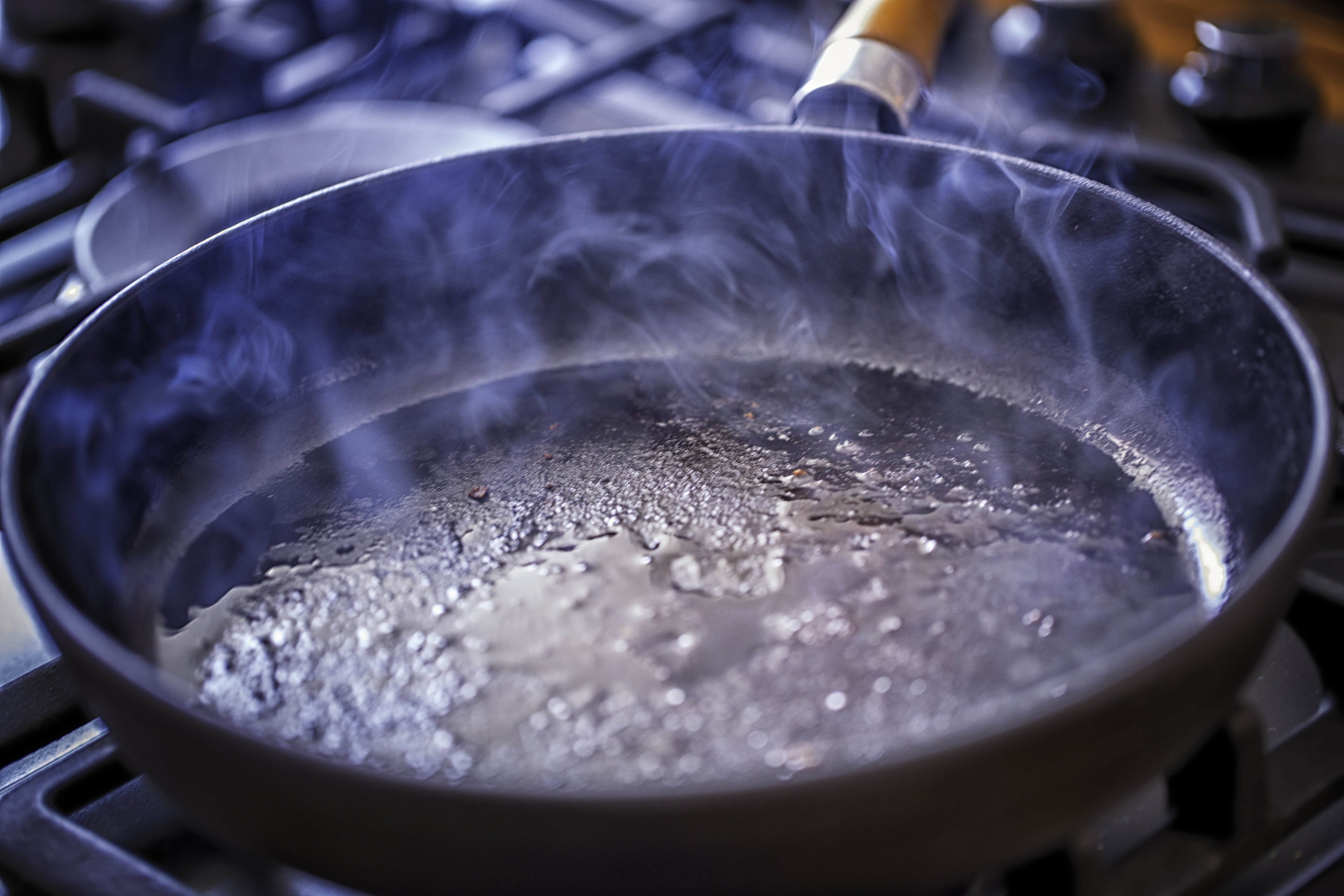 How to (Safely) Clean a Pan With Hot Grease In It