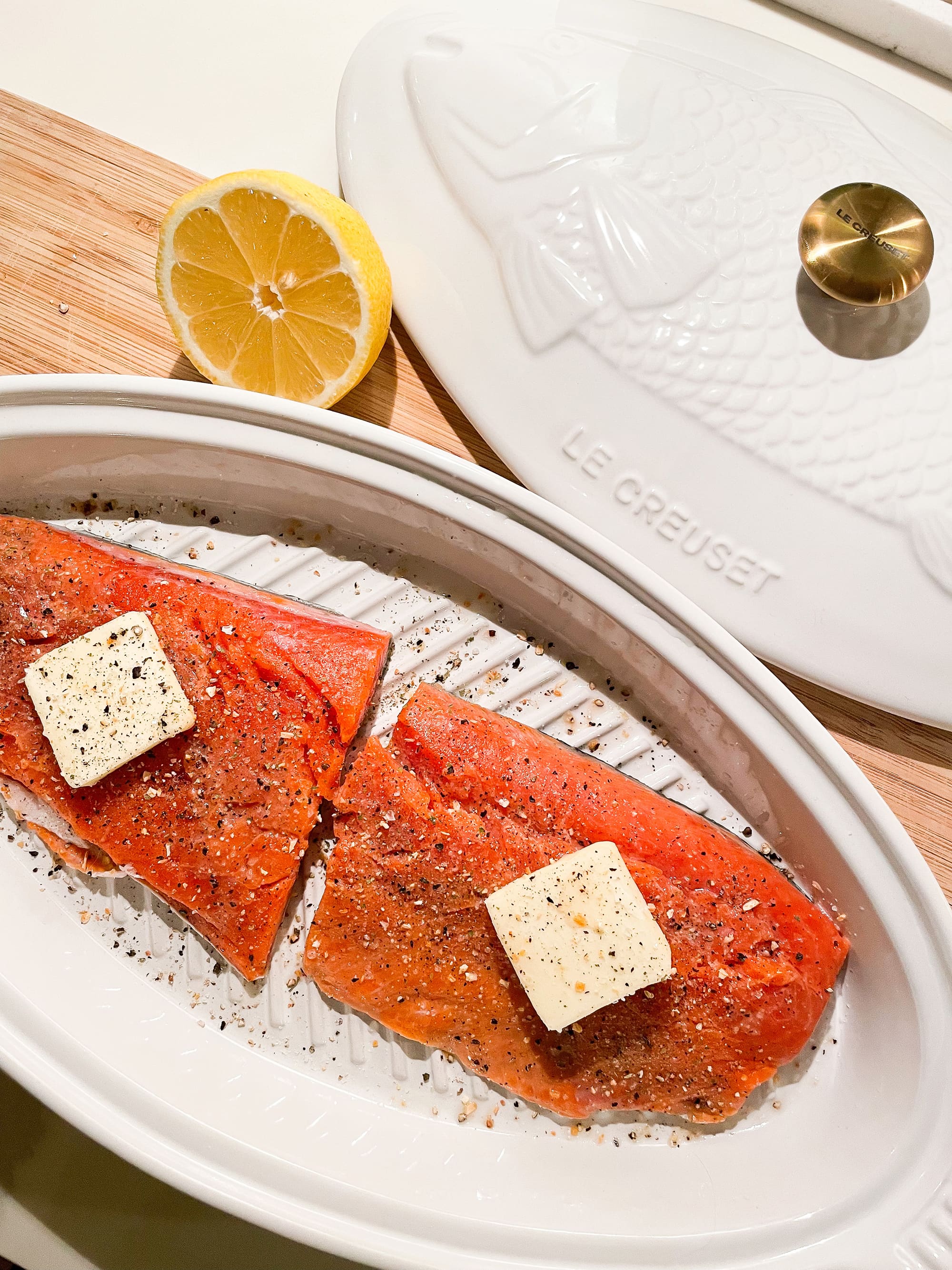 Le Creuset Stoneware Fish Baker | White, 1.7 qt.