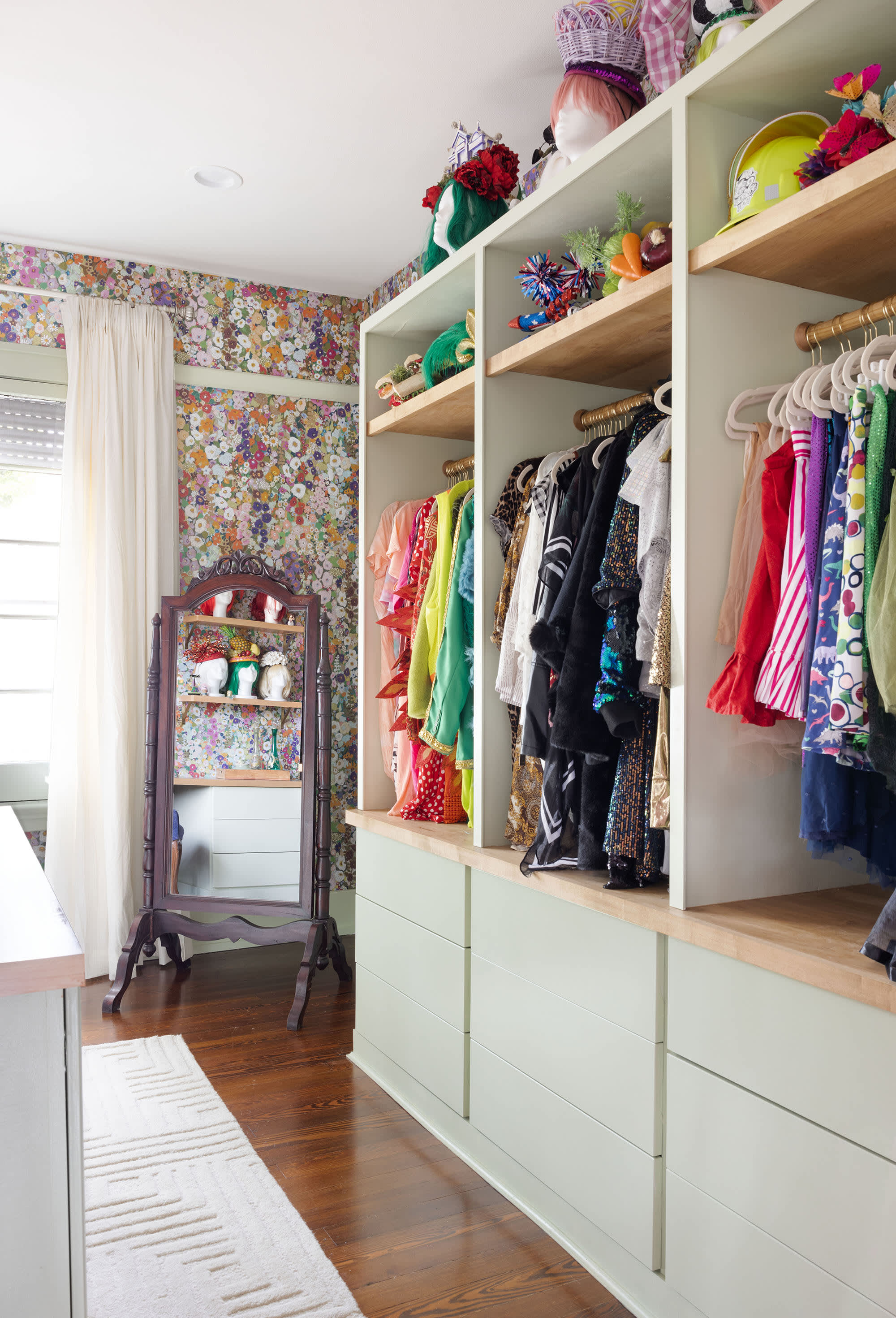 75 Cool Walk-In Closet Design Ideas - Shelterness