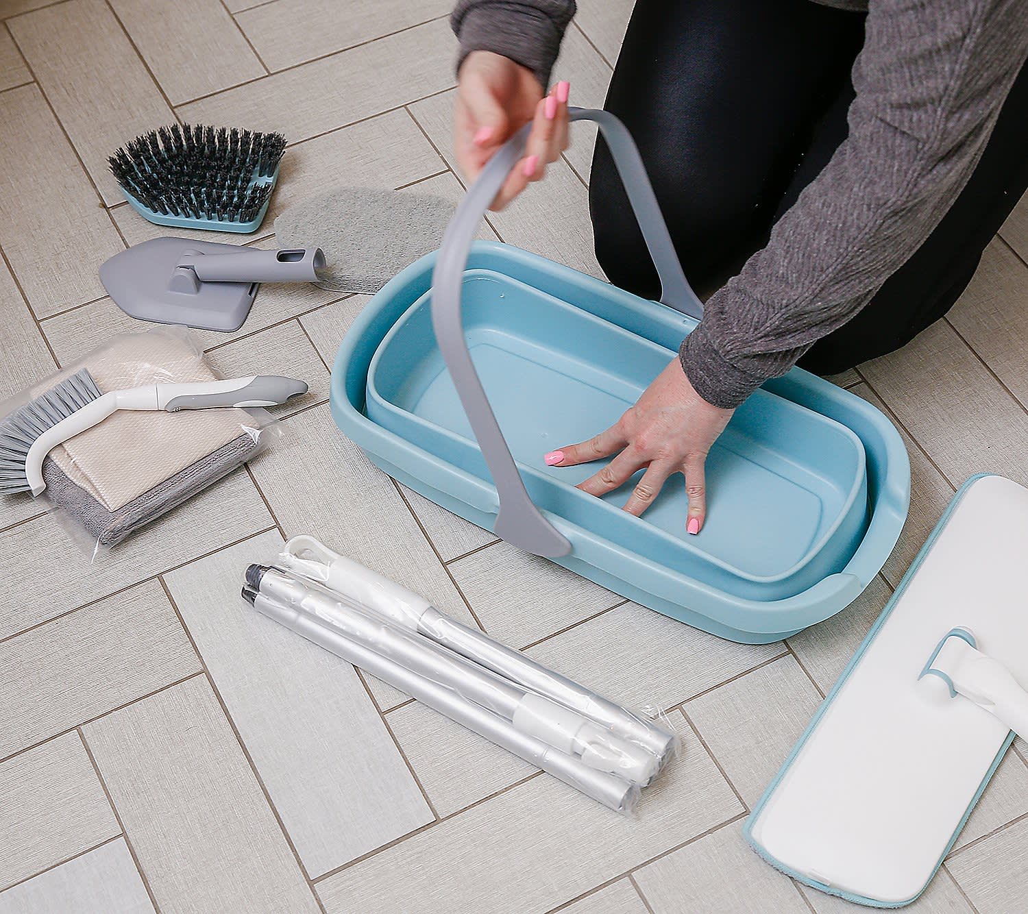This Collapsible Mop Kit Cut My Bathroom Cleaning Time in Half (It's  Perfect for Small Spaces)