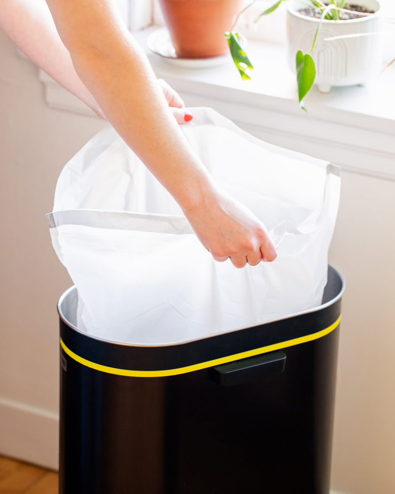 Folding Waste Bin Counter top Trash Can With Bag Holder 7L,10L Folding  Small Bag