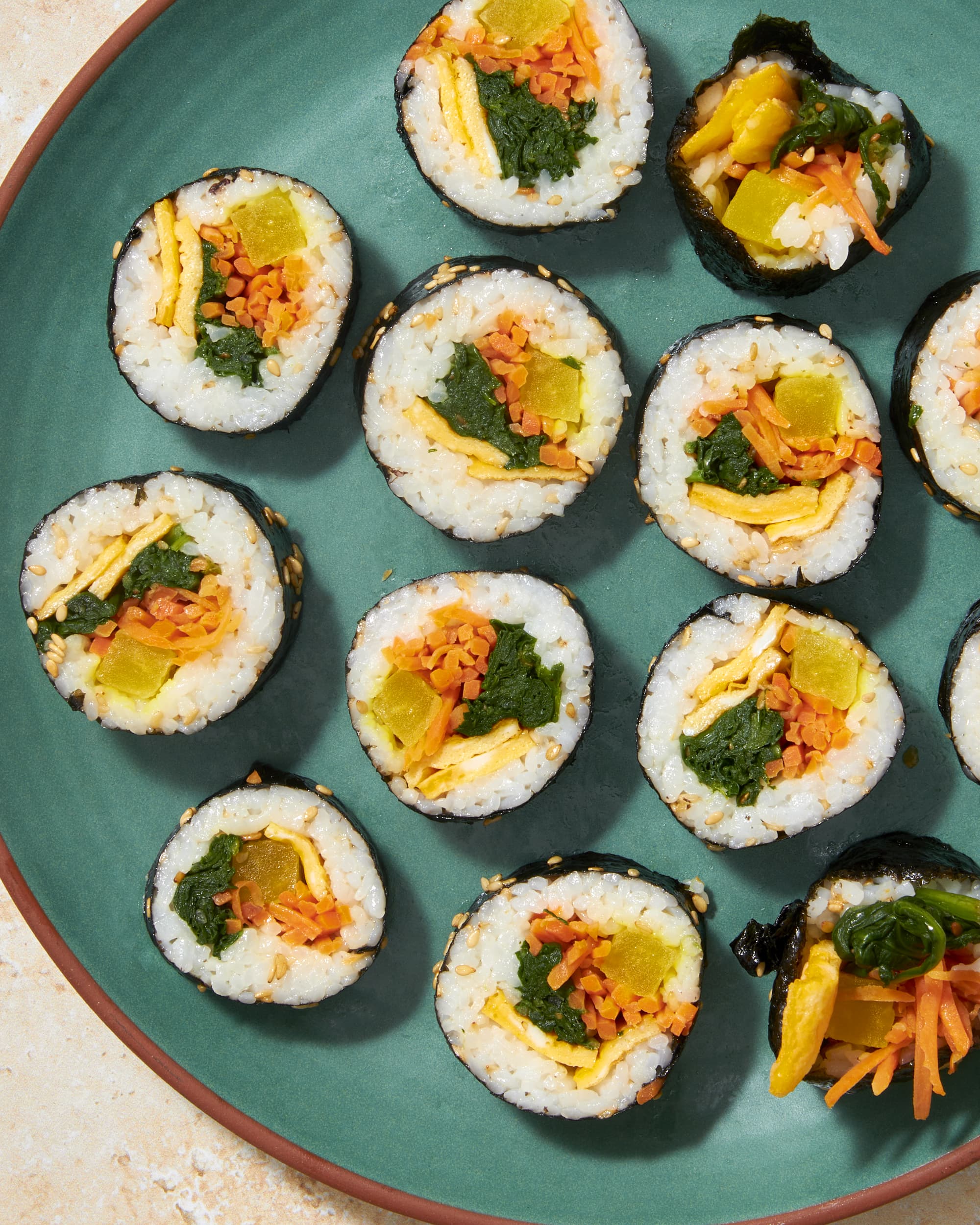 https://cdn.apartmenttherapy.info/image/upload/v1685121092/k/2023-05-kimbap/kimbap-158.jpg