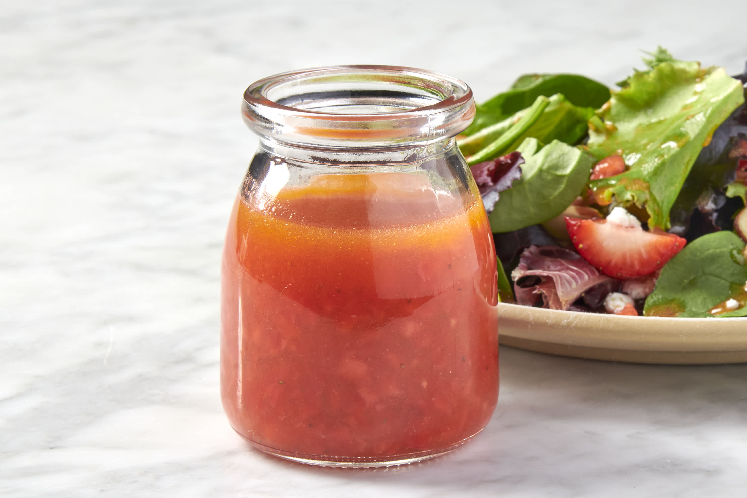 https://cdn.apartmenttherapy.info/image/upload/v1685973583/k/2023-05-strawberry-vinaigrette/strawberry-vinaigrette-078-horizontal.jpg