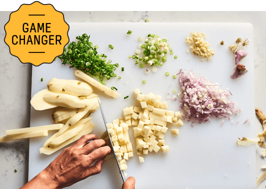 This Sleek, Super-Comfortable Chef's Knife Makes My Weeknight Meal Prep Fun