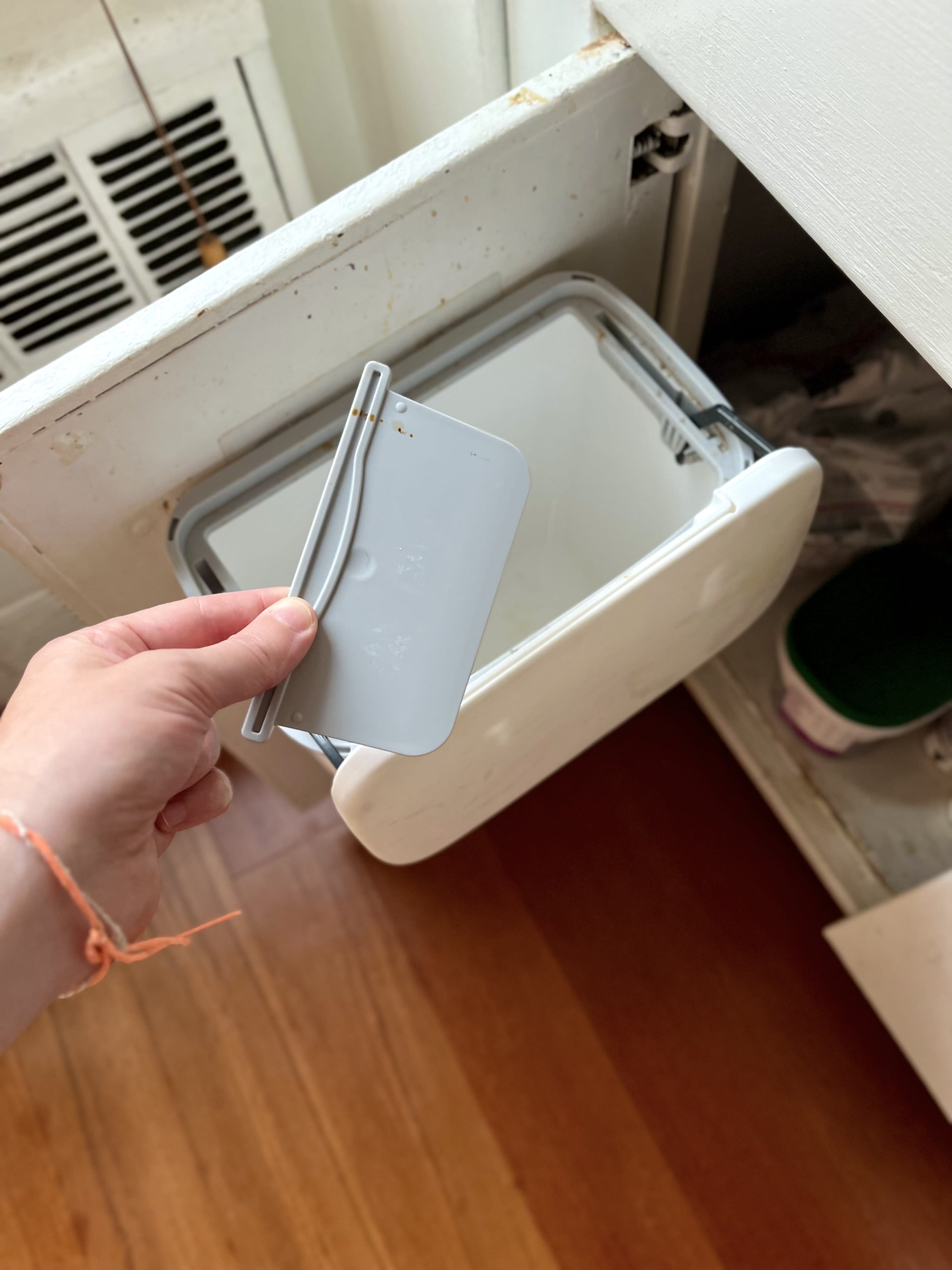 Why I Love the VIGIND Hanging Trash Can: Tried & Tested