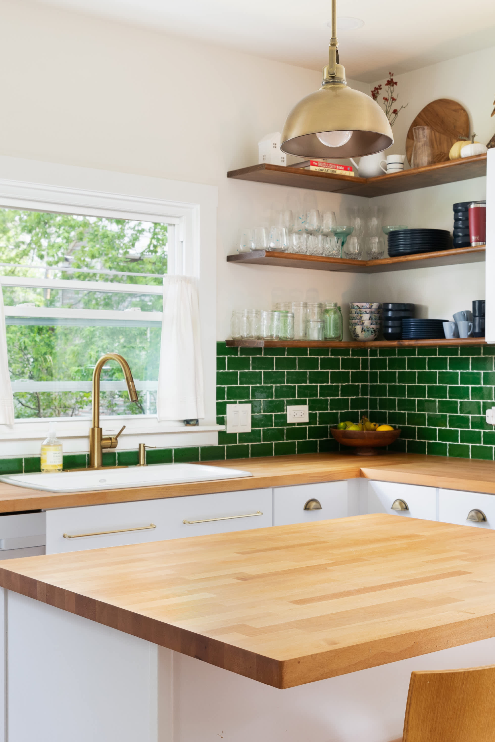 Kitchen backsplash ideas: how to choose wall panels