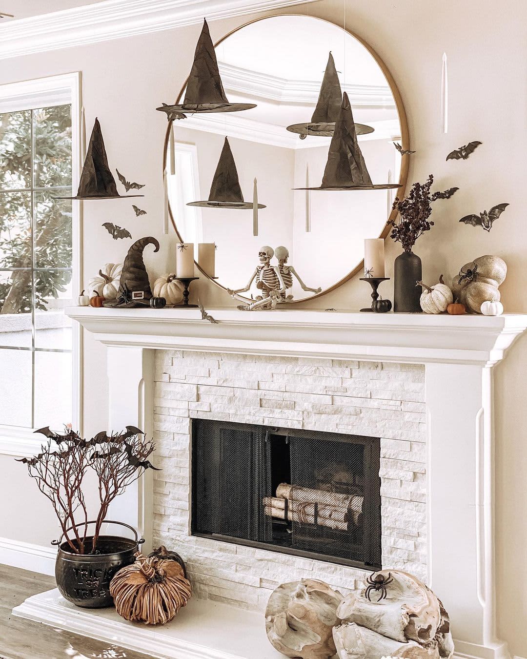 35 Mantel Decor Ideas That\'ll Make the Most of Your Mantel Year ...