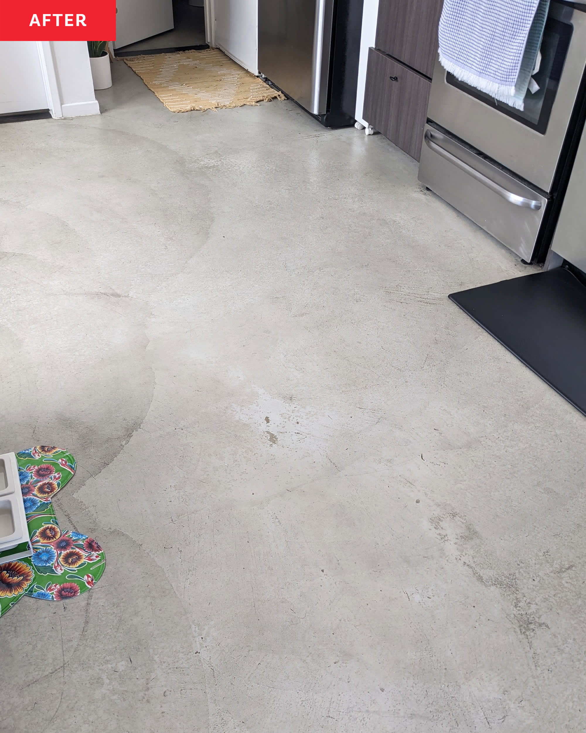 https://cdn.apartmenttherapy.info/image/upload/v1693336977/at/organize-clean/before-after/o-cedar-floor-cleaning-pacs/ocedar-after.jpg