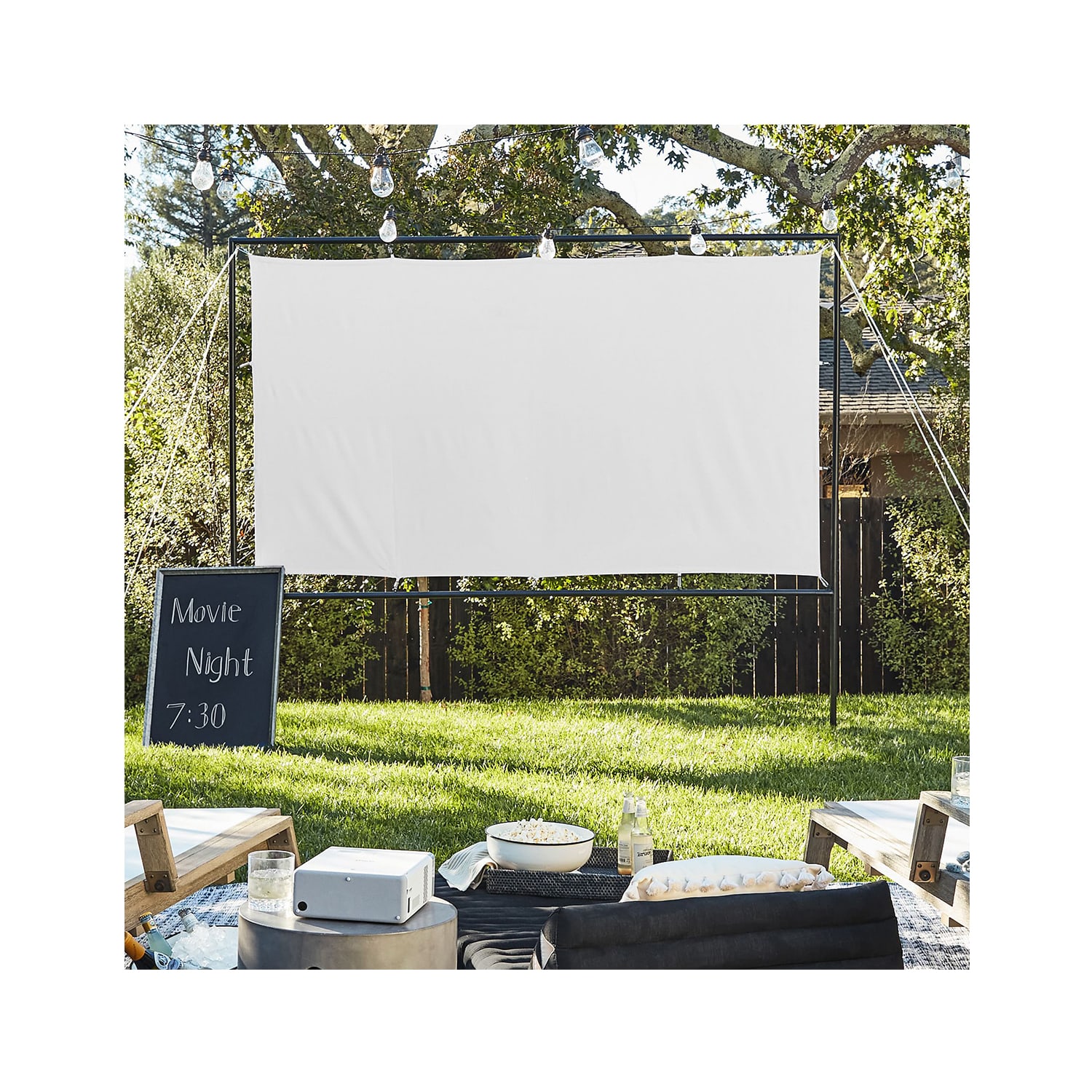 How to Set Up the Perfect Backyard Movie Night Cubby