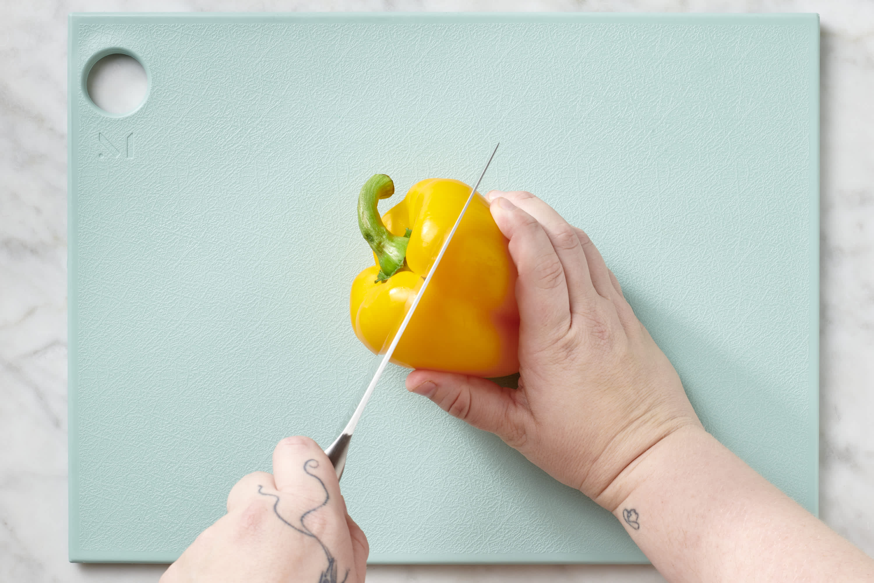 How to Cut a Bell Pepper (Step-By-Step Guide)