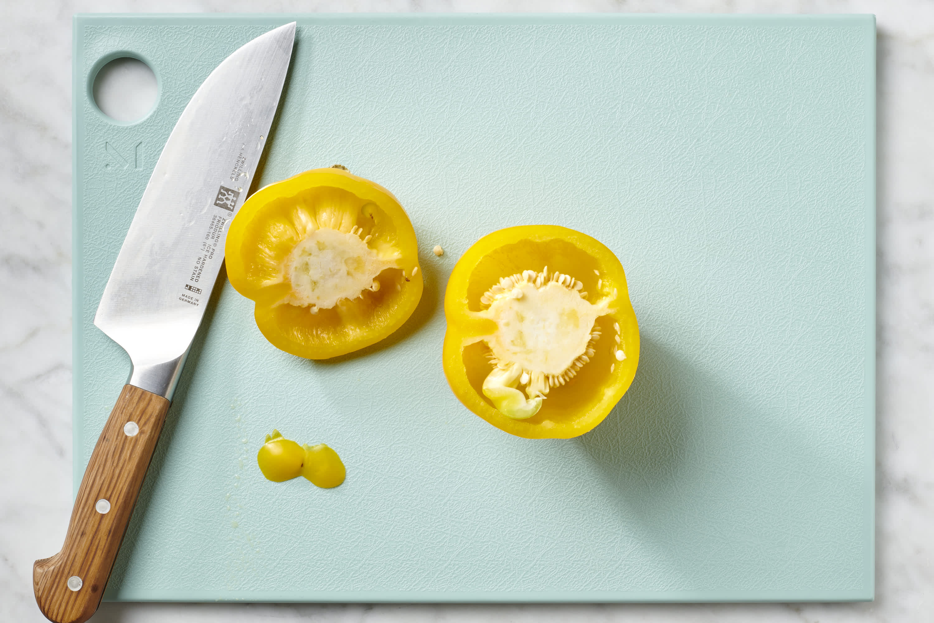 How to Cut a Bell Pepper (Step-By-Step Guide)