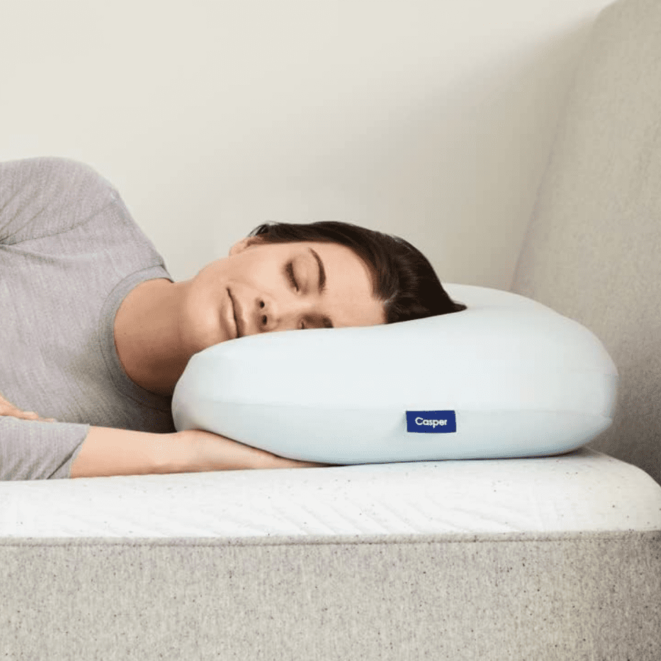 https://cdn.apartmenttherapy.info/image/upload/v1696605379/commerce/Amazon-Casper-Hybrid-Snow-Pillow.png