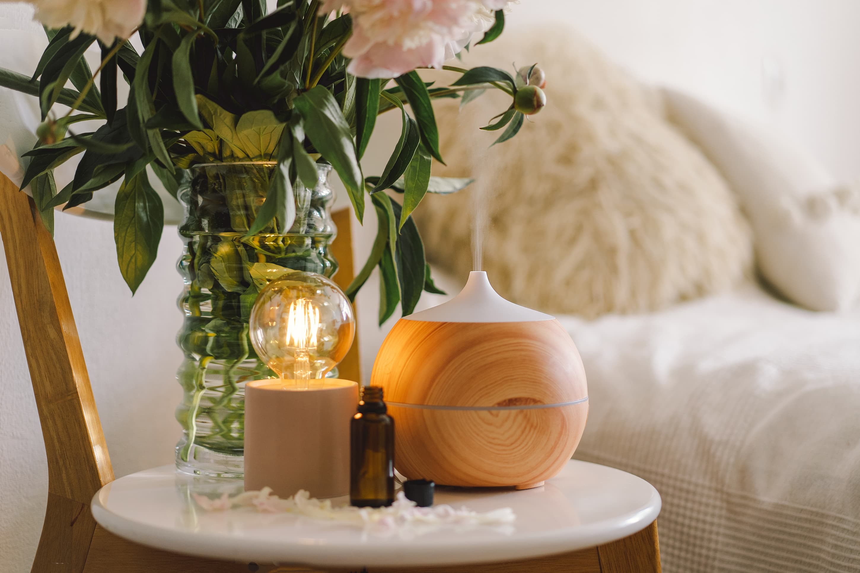 Aromatherapy Diffusers: 4 Different Types and How to Make Your Own