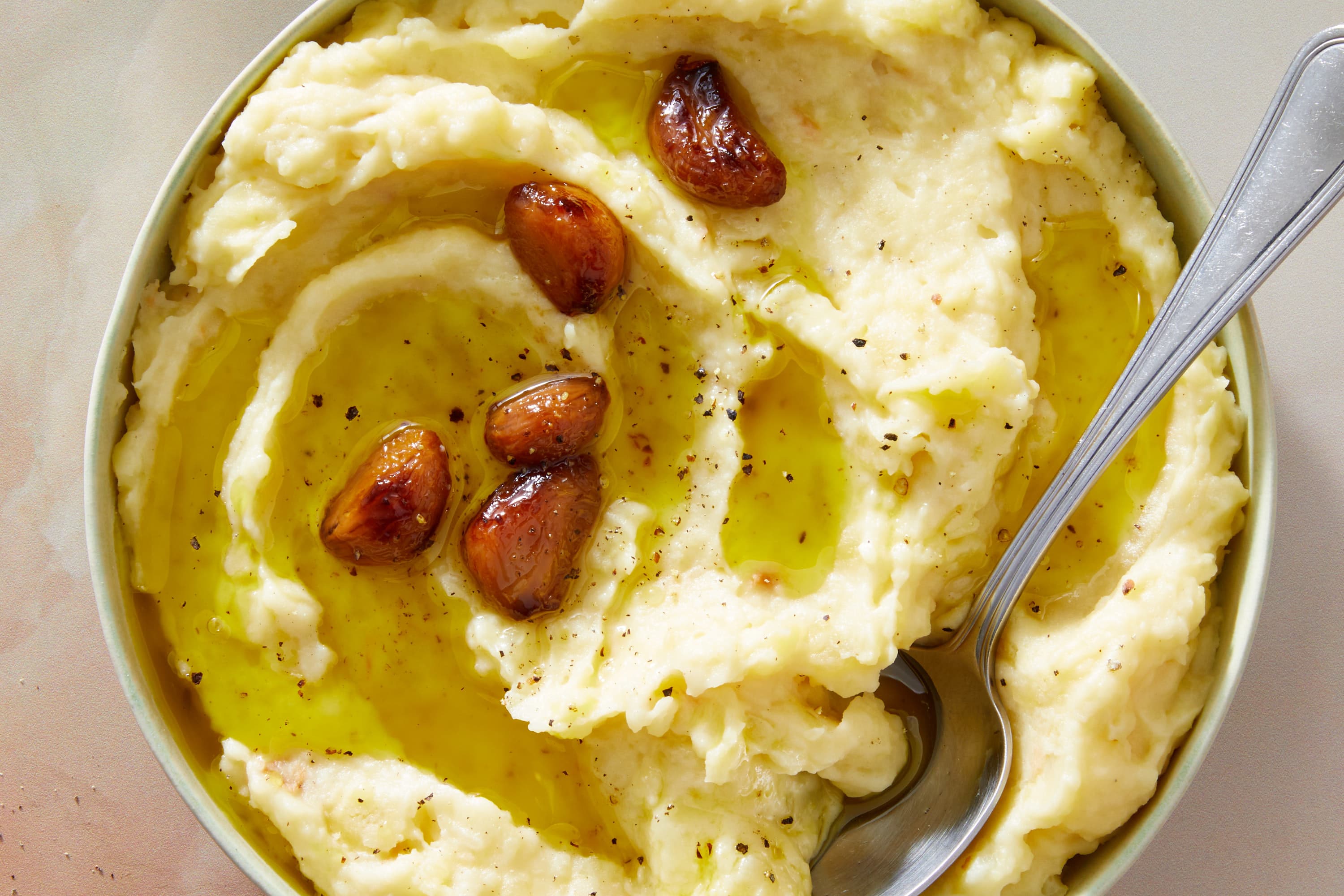 Garlic Parmesan Red Mashed Potatoes - Love to be in the Kitchen