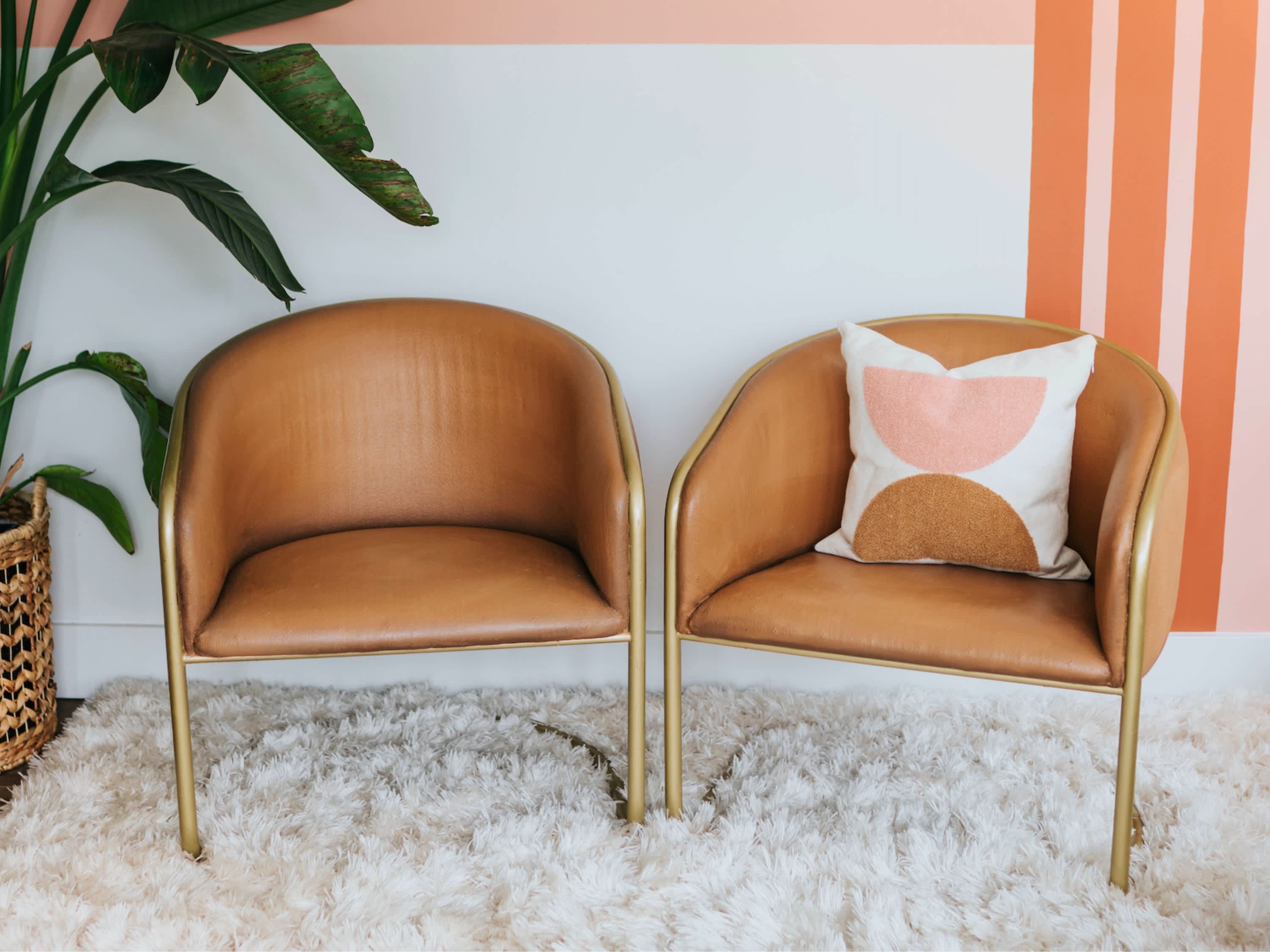 How To Paint A Leather Chair With Flair - HomeJelly