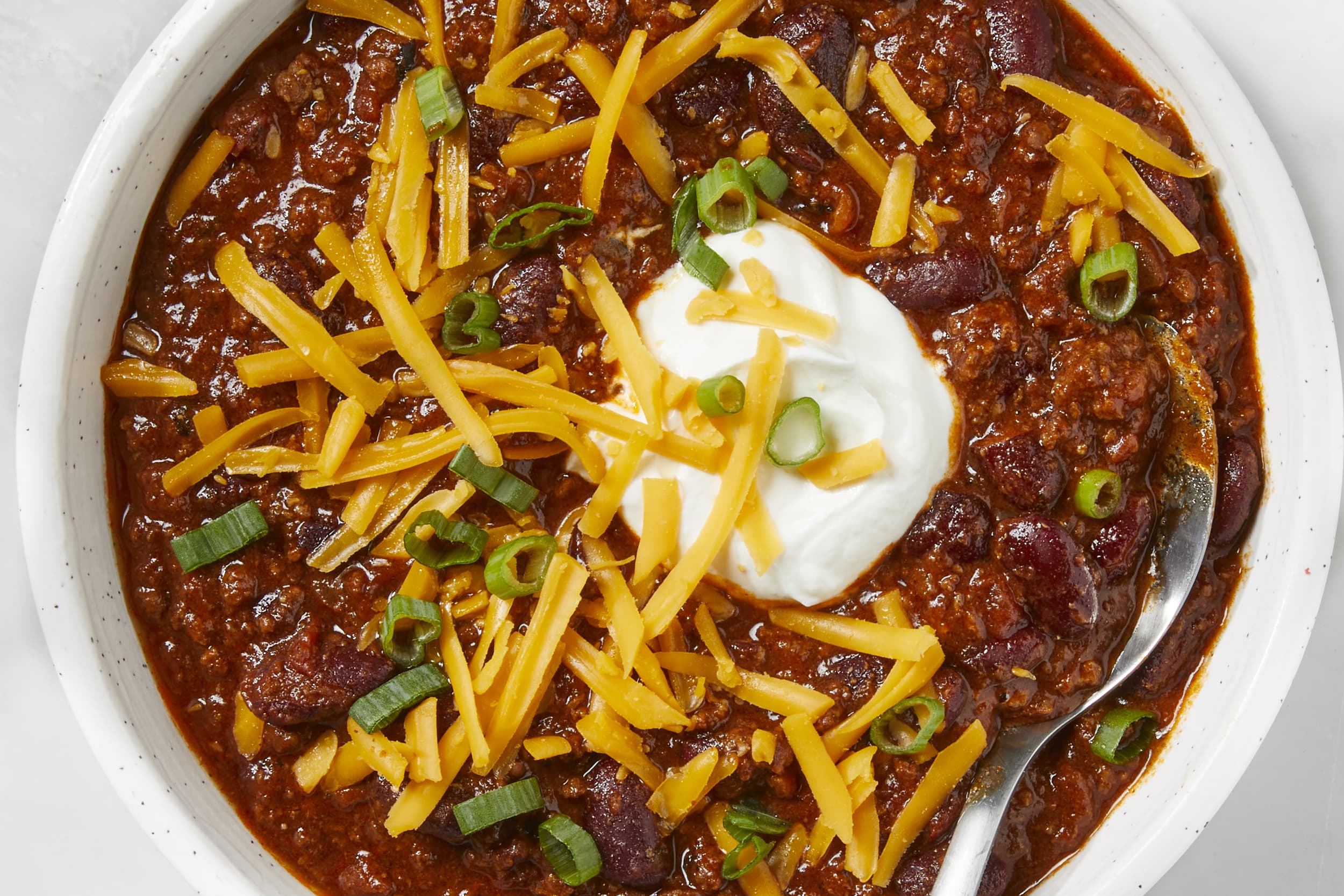 https://cdn.apartmenttherapy.info/image/upload/v1701206673/k/Photo/Recipes/2023-11-chili/chili-4.jpg