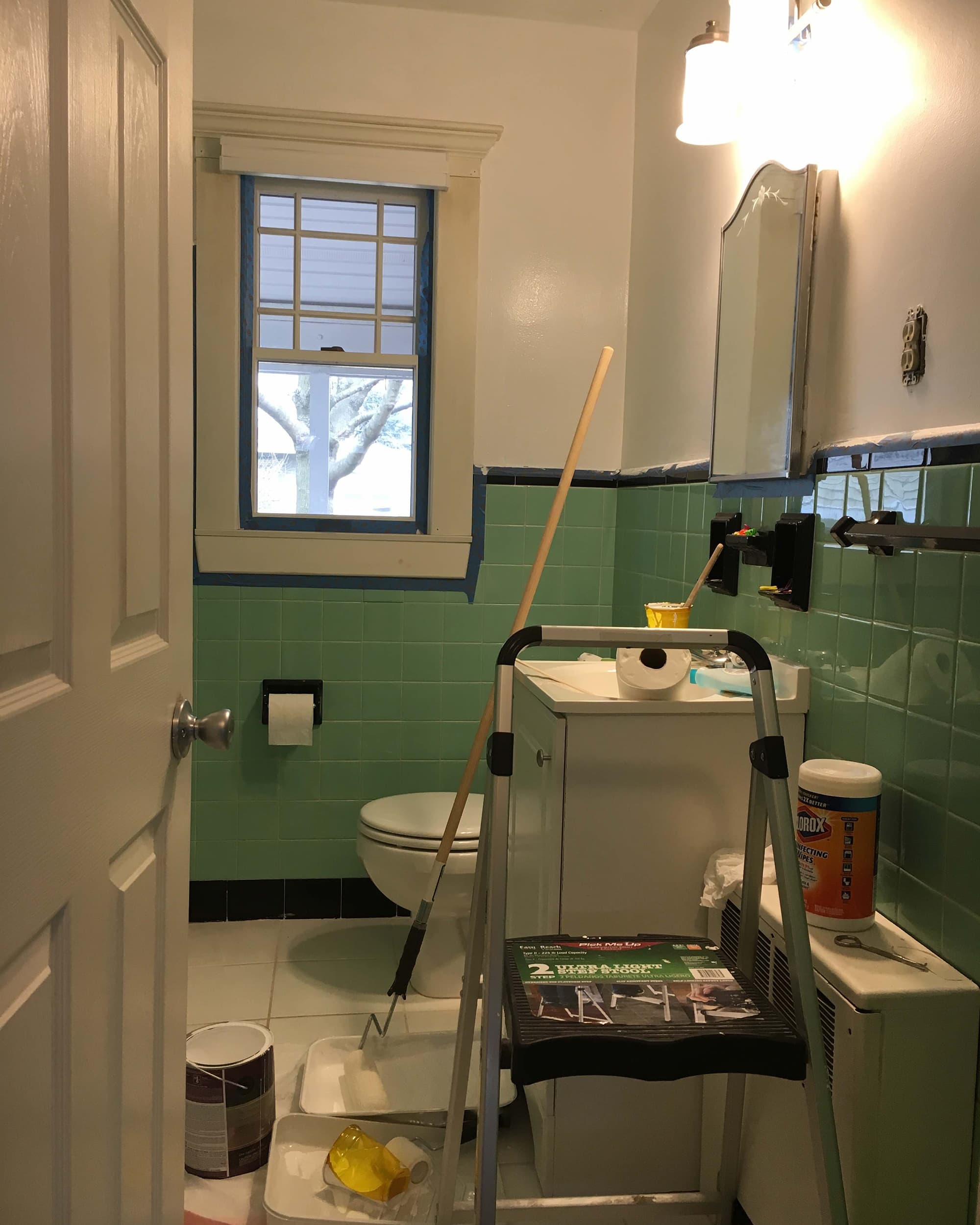 A Bathroom's Nostalgic Makeover Leans into Bold 1950s Tile | Apartment  Therapy, image size:2000x2500