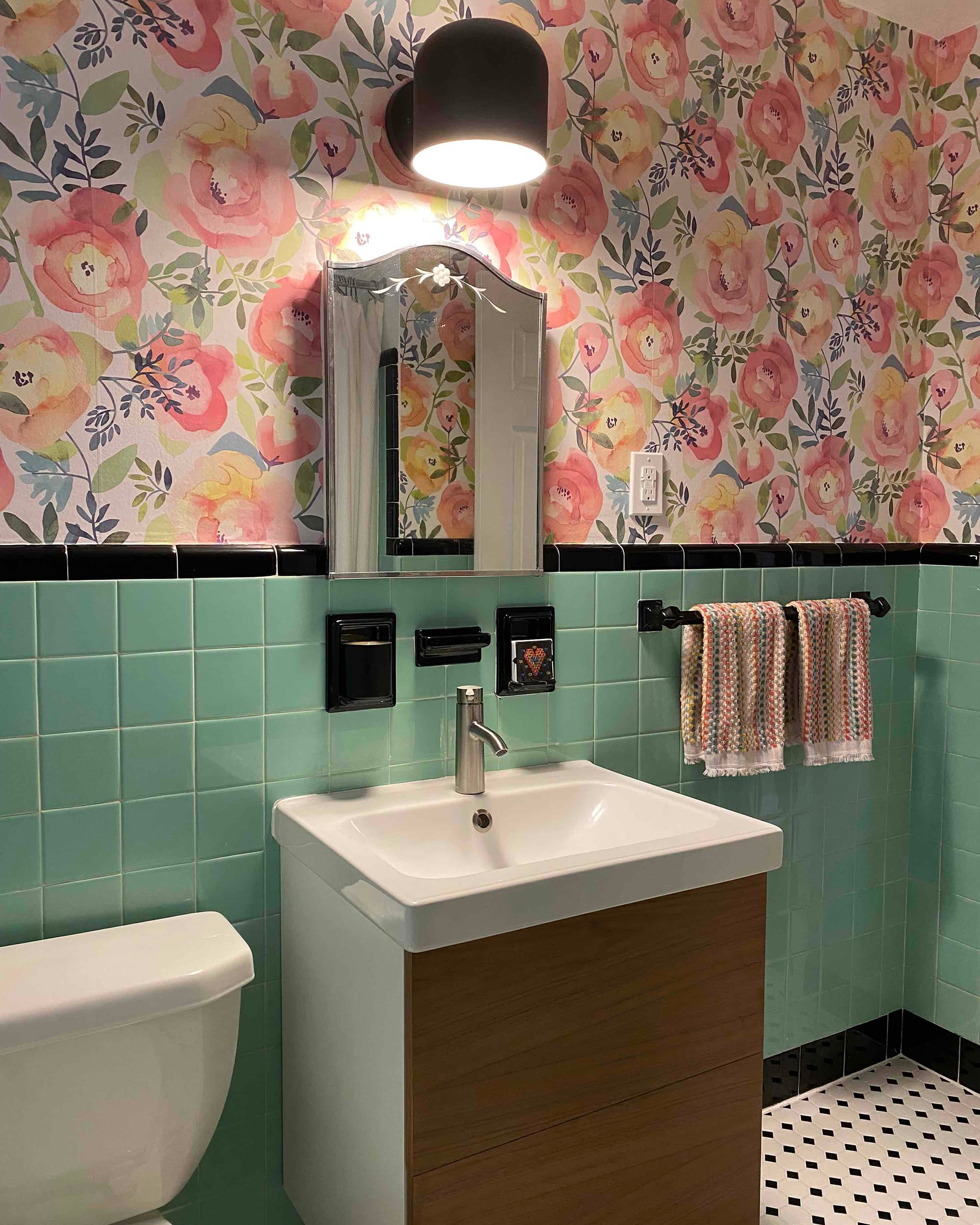A Bathroom's Nostalgic Makeover Leans into Bold 1950s Tile | Apartment  Therapy, image size:2000x2500