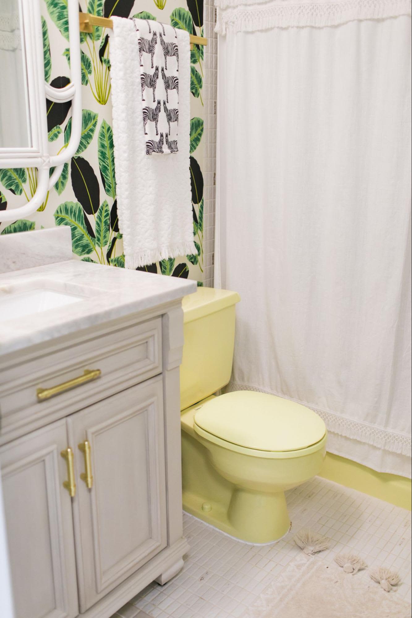 22 Vintage Bathroom Ideas With Retro Decor