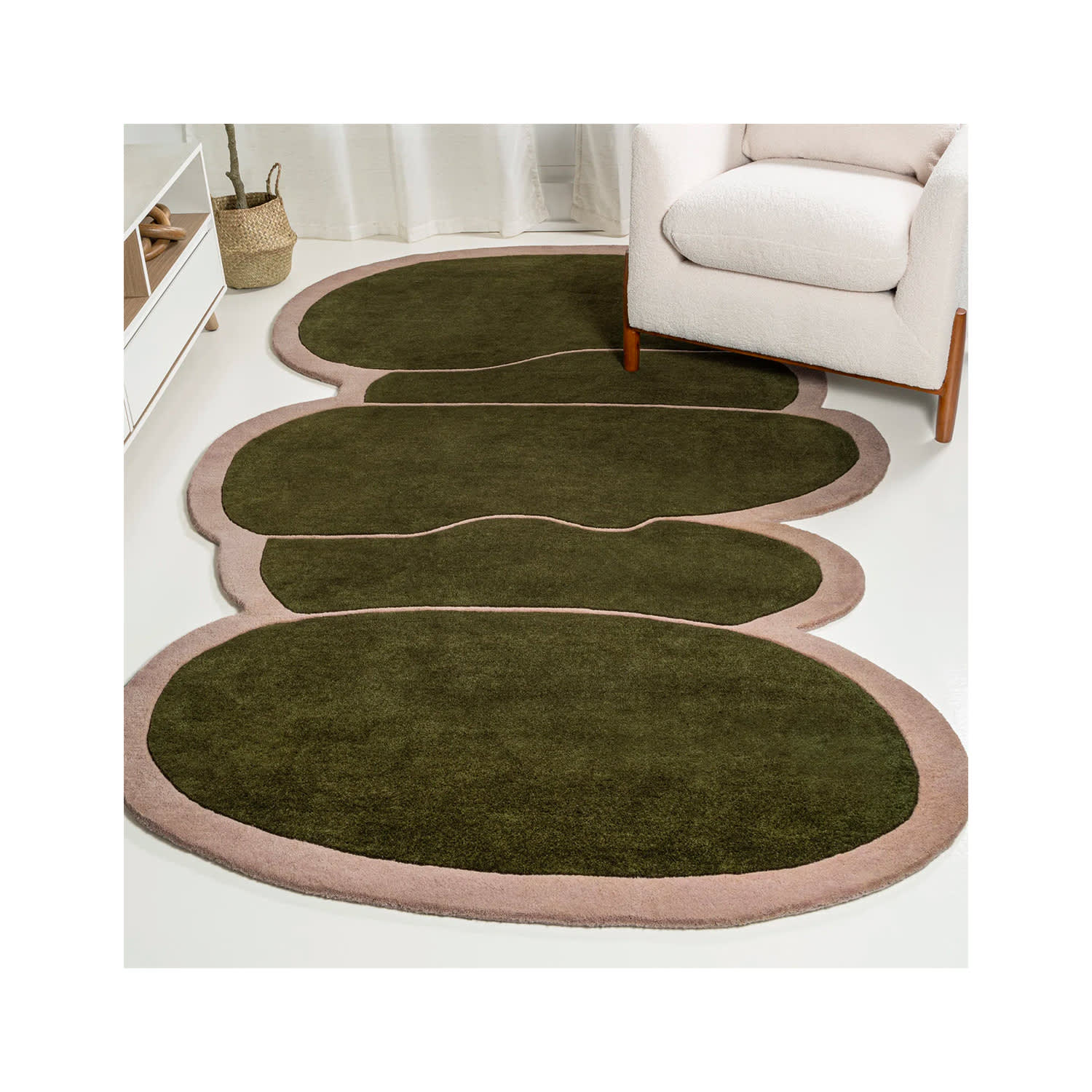 9 Uniquely Shaped Rugs 2024 Apartment