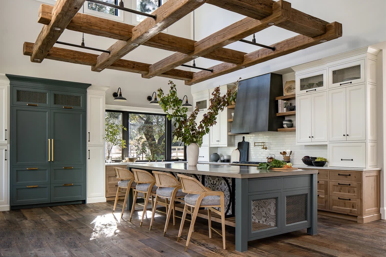 10 Smart Barndominium Interiors to Maximize Your Rustic Space | Apartment  Therapy