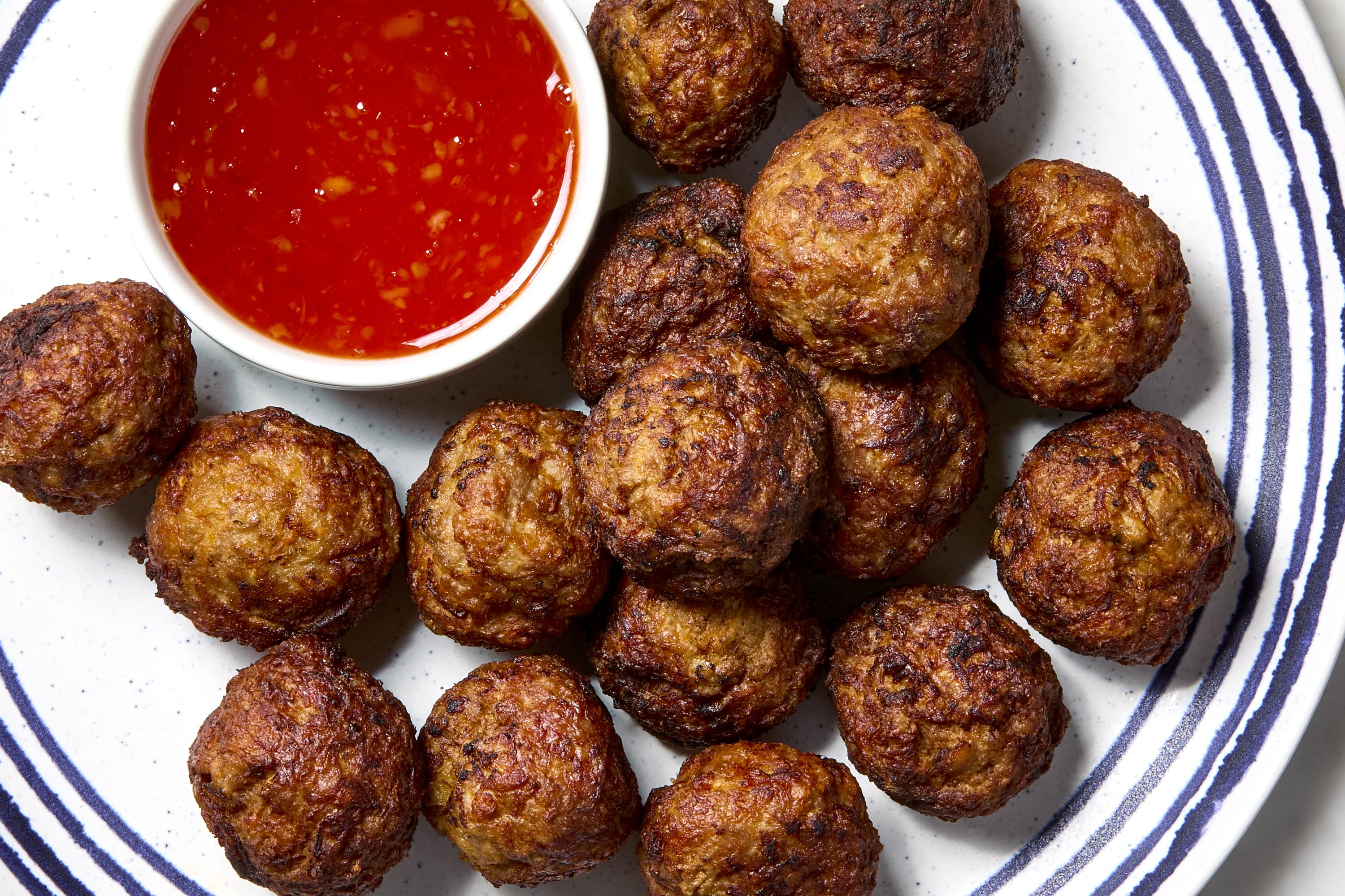 Bola-Bola (Filipino Meatballs)