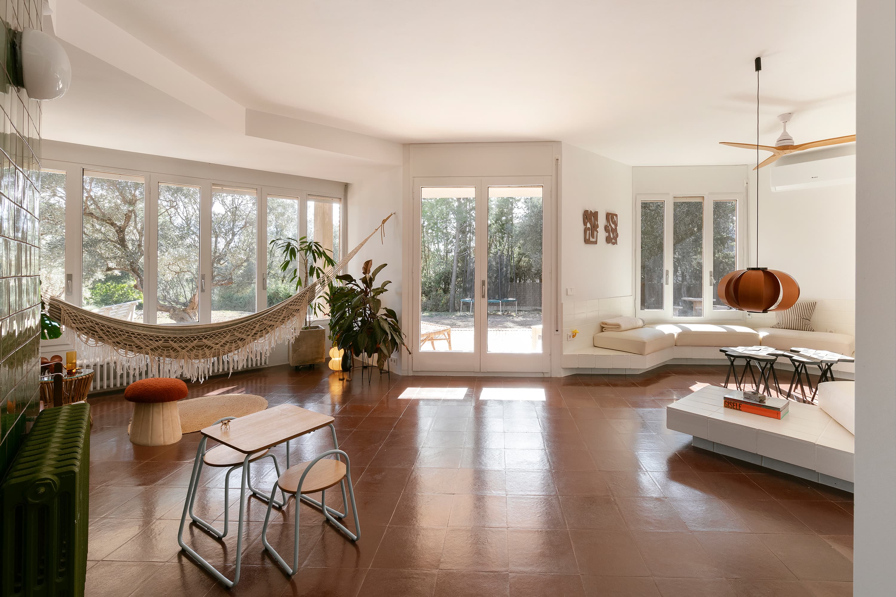 Inside an Unapologetically Fun Midcentury Home in L.A.