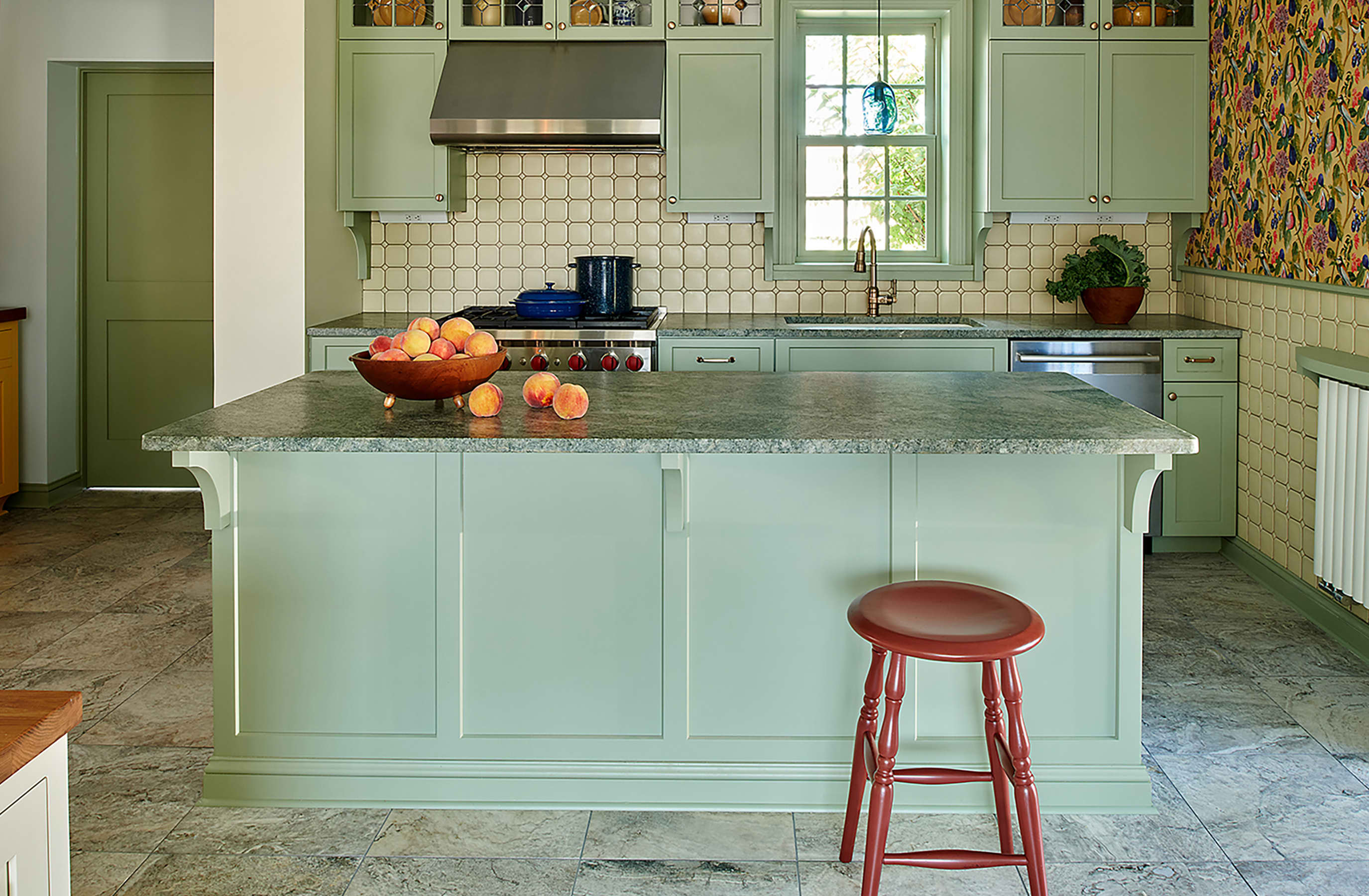 18 Green Kitchen Cabinet Ideas Sure to Spark Envy in 2024 | The Kitchn, image size:2750x1801