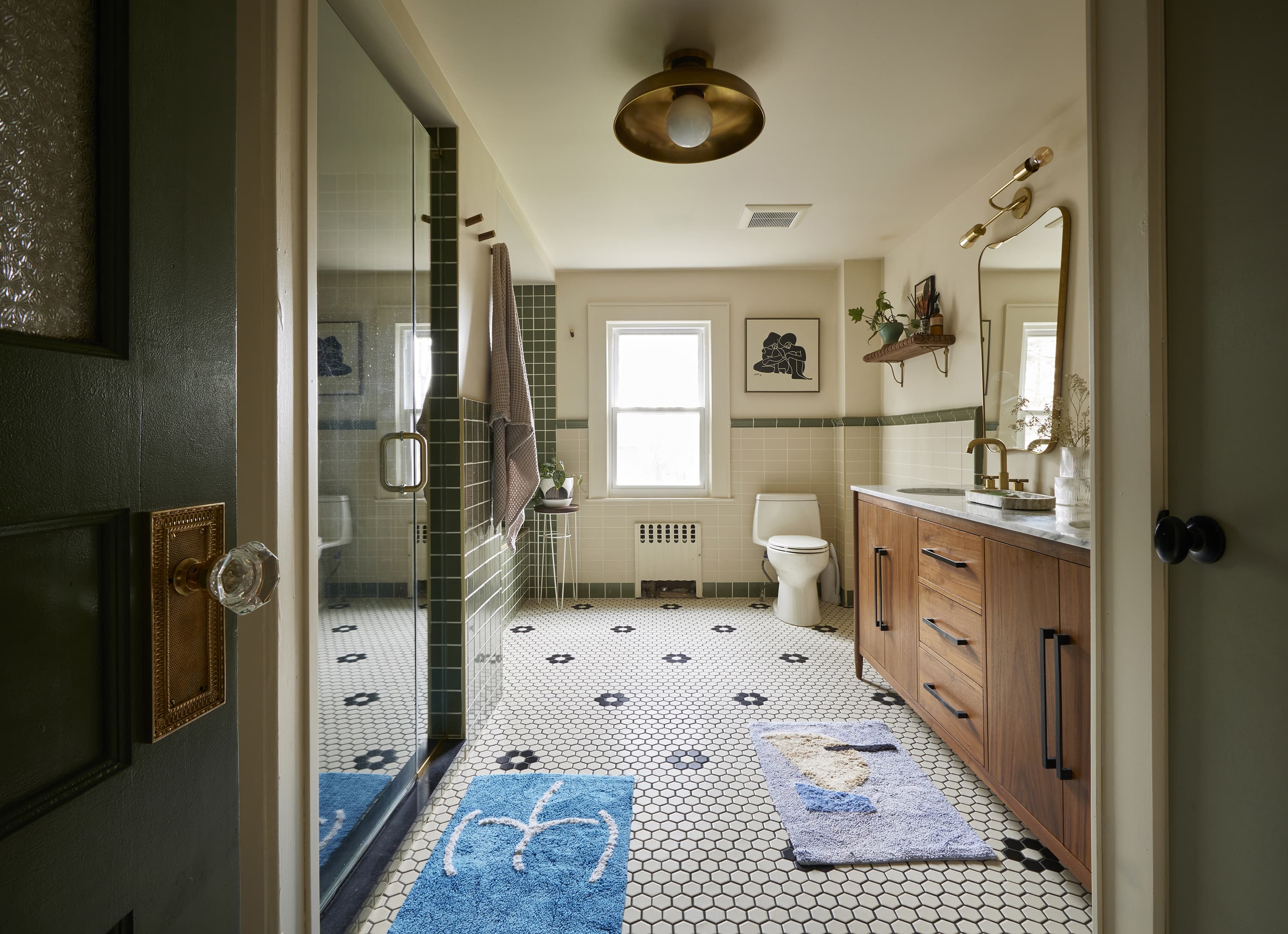 31 Bathroom Color Ideas From Real, Gorgeous Homes | Apartment Therapy, image size:3000x2176