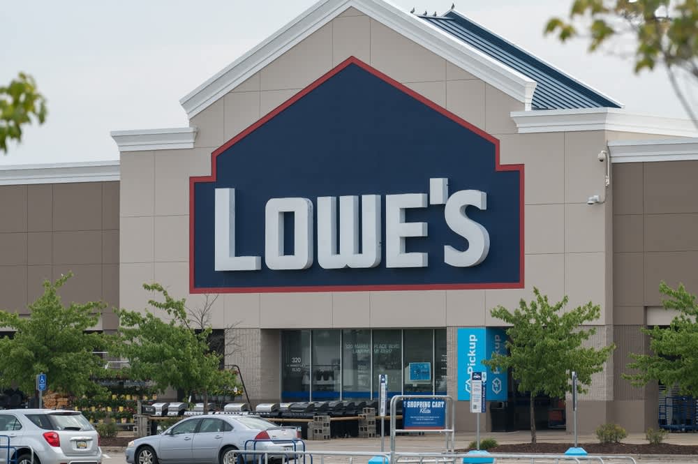 Is Lowe's Open on Memorial Day 2024? About Lowe's Holiday Hours