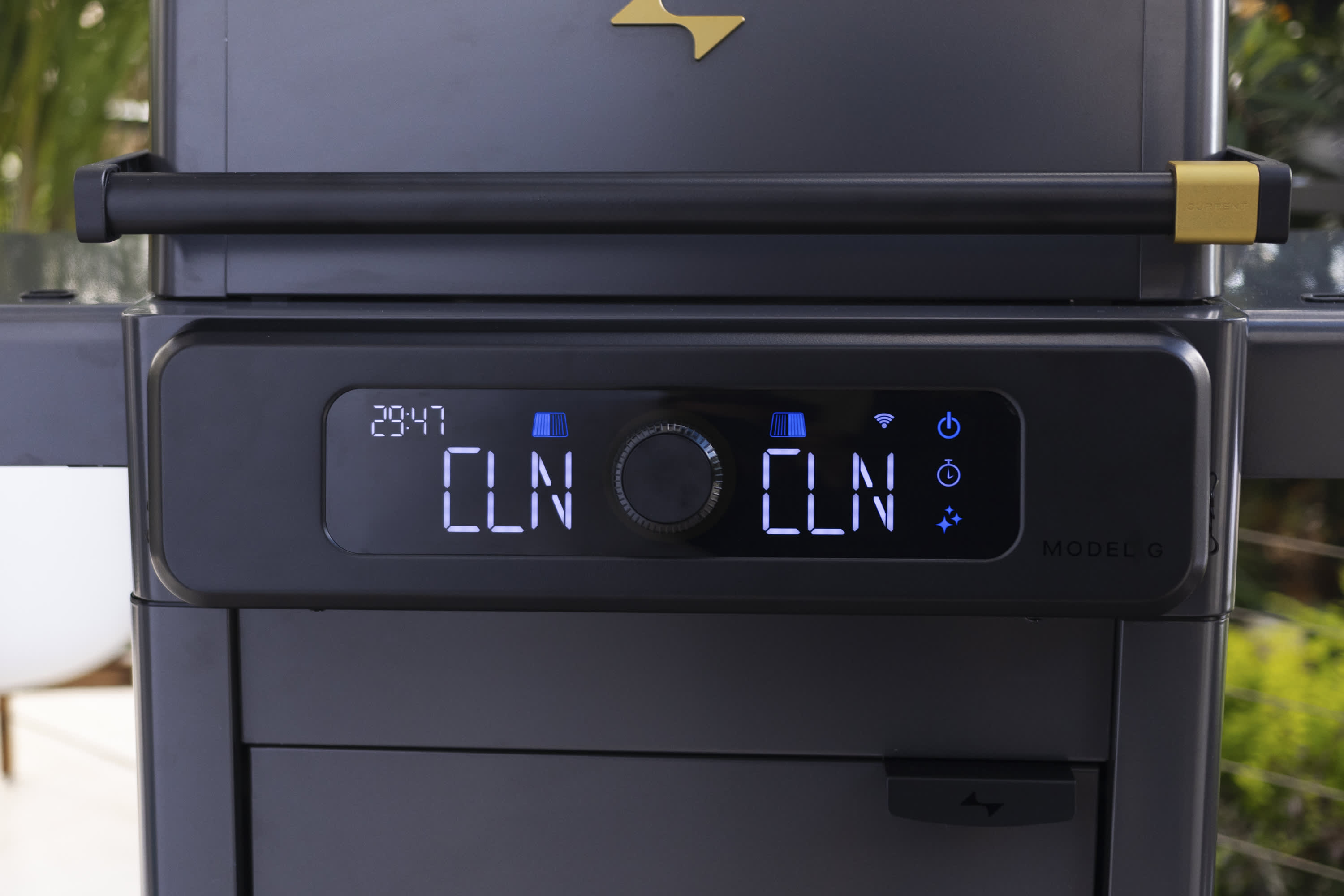 Current Model G Dual Zone Electric Grill W/ Cabinet In Black