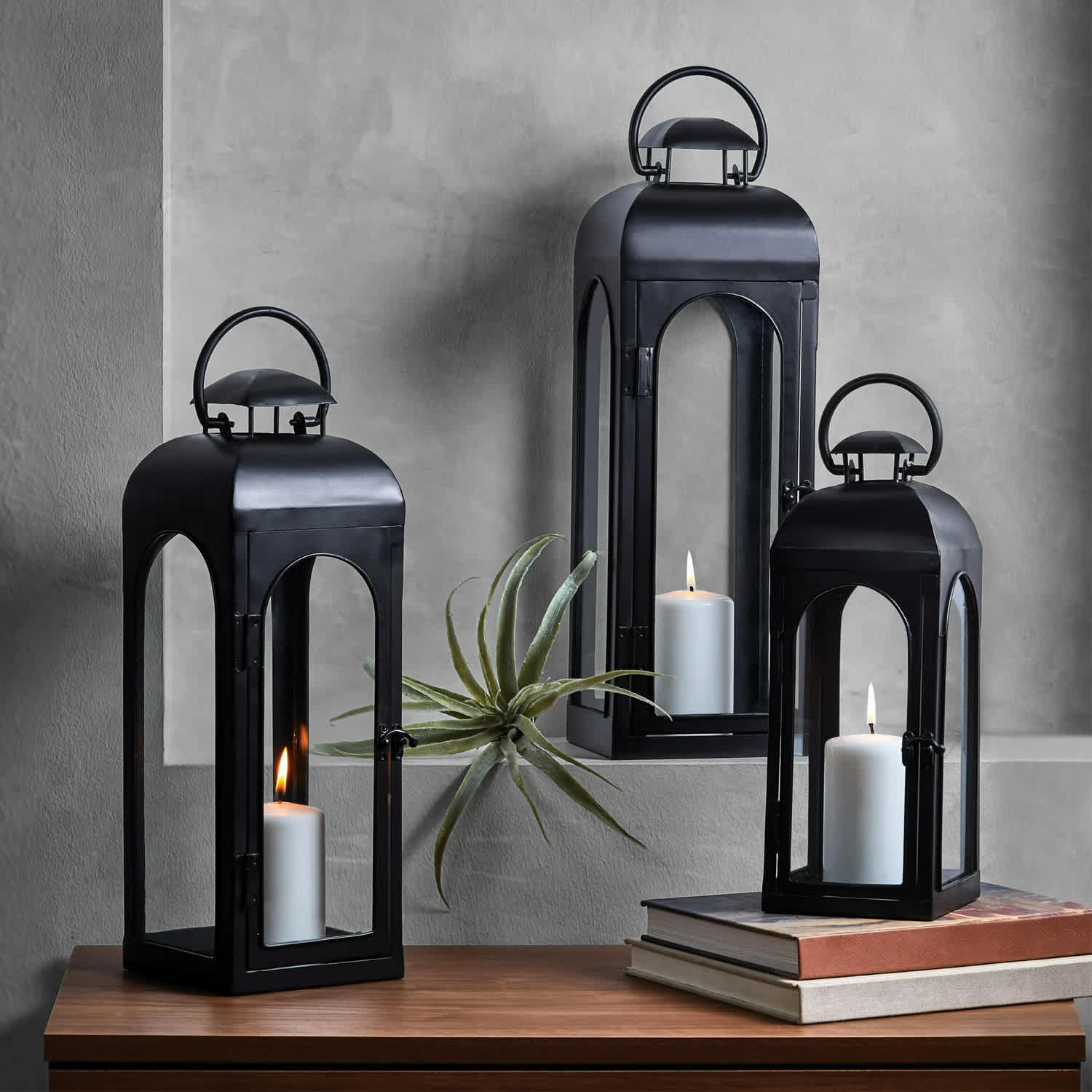 Walmart's New $15 Outdoor Lanterns Look Three Times the Price | Apartment  Therapy, image size:1500x1500