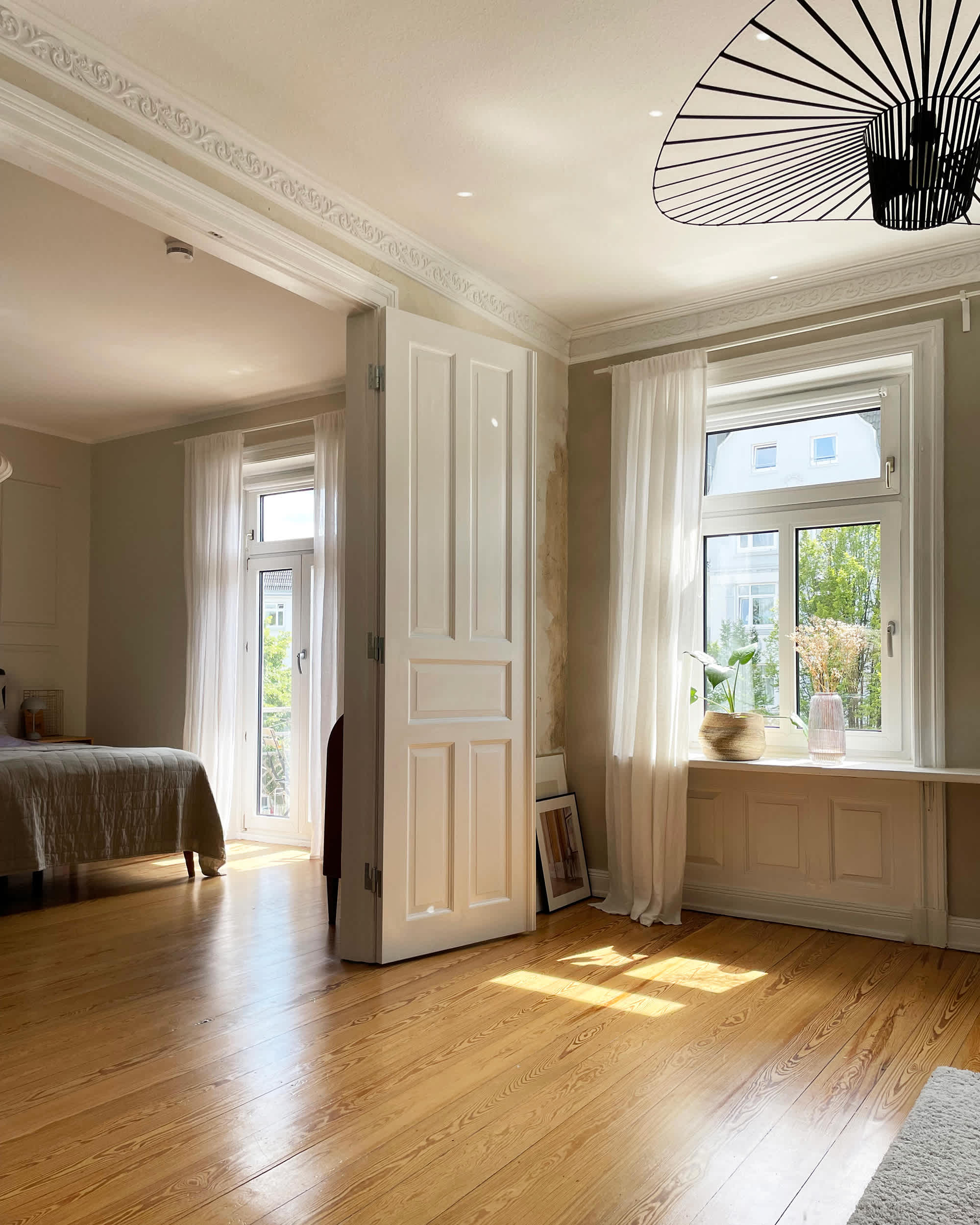 Limewash Walls and Crown Molding Transform This Living Room | Apartment  Therapy, image size:2000x2500