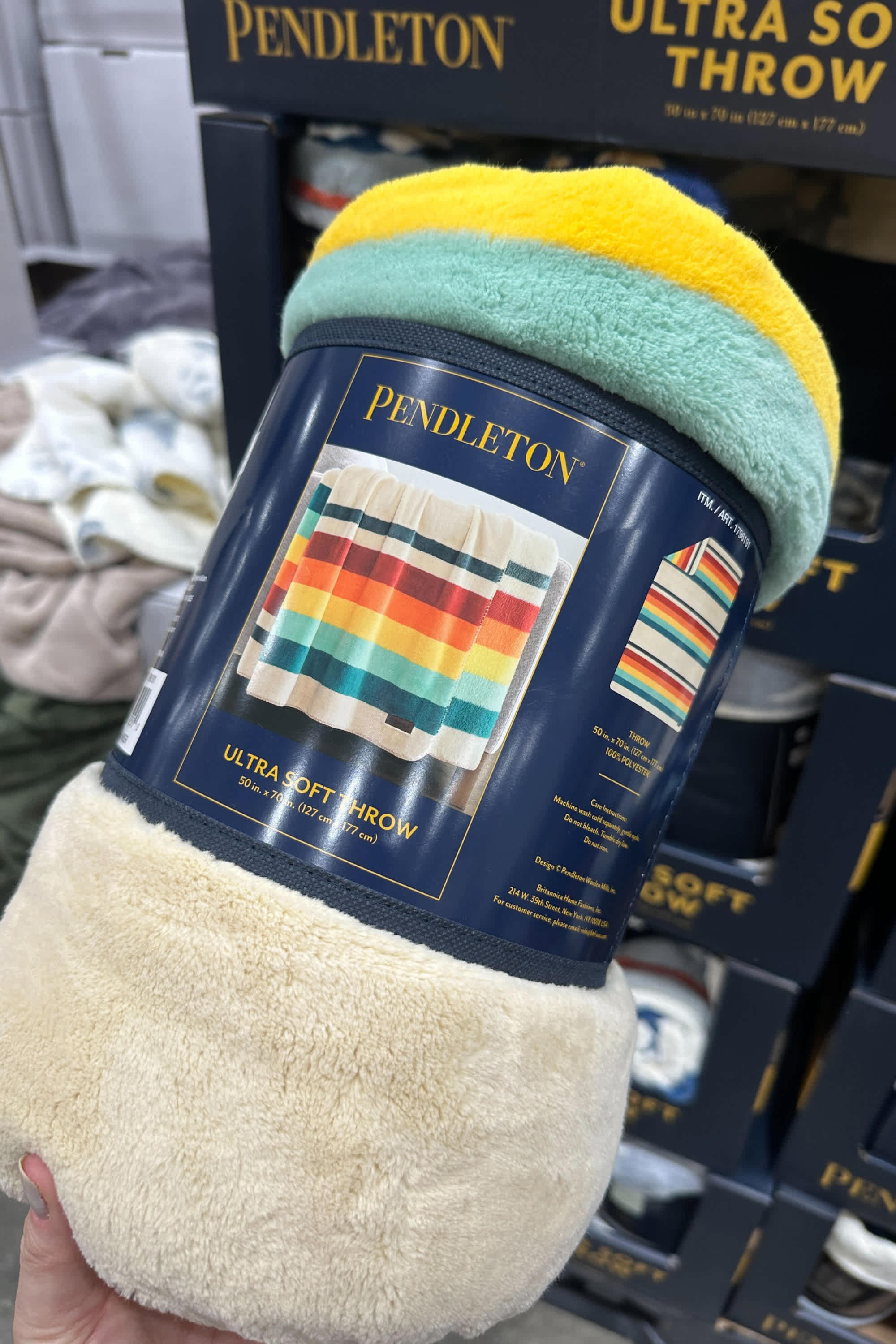 Pendleton fleece top throw