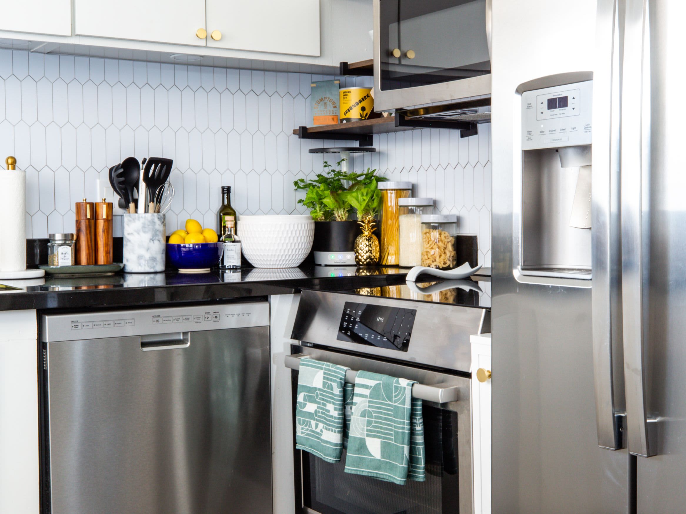 How to Organize a Small Studio Kitchen: Smart Tips